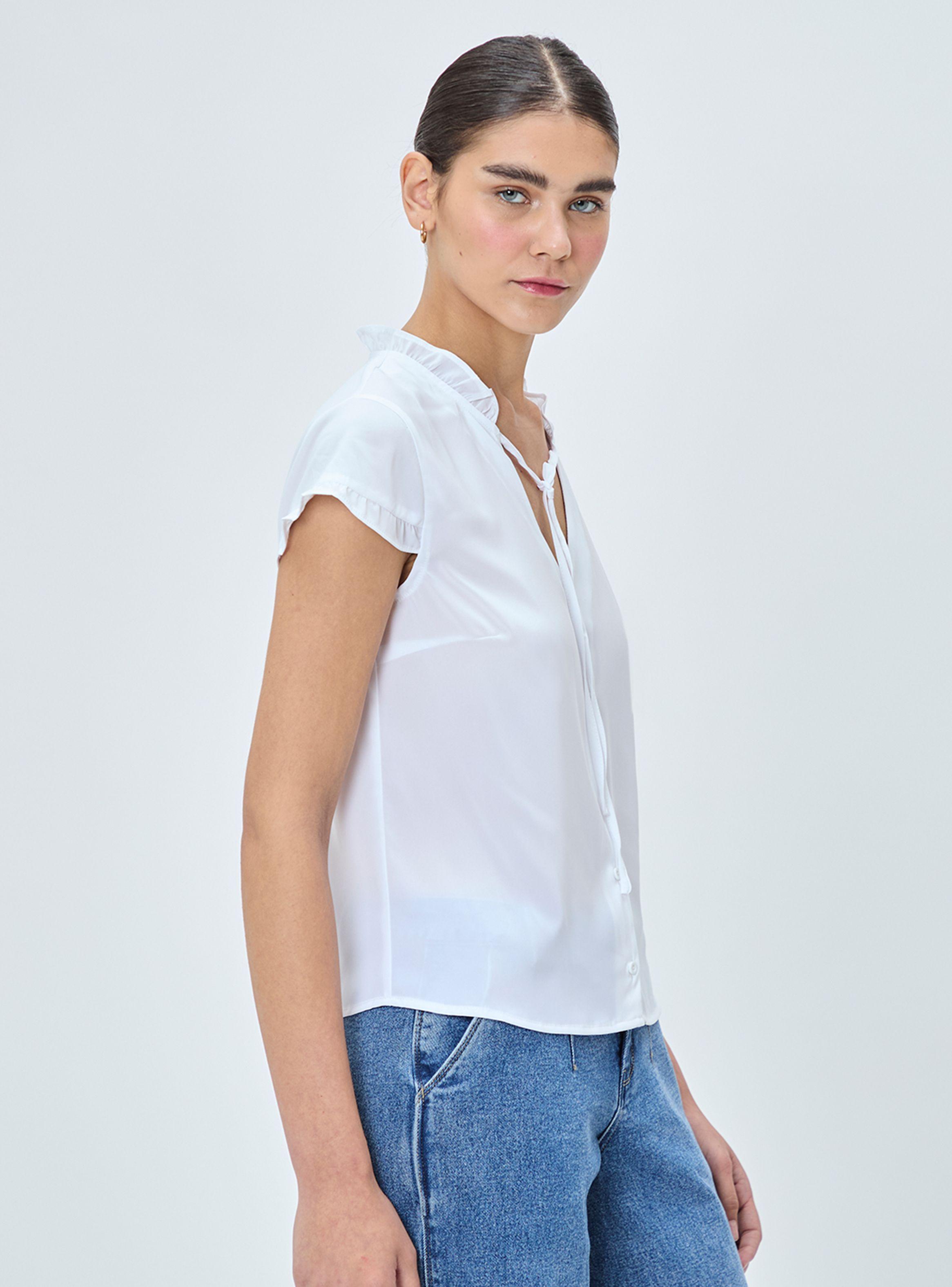 Blusa Lisa Detalle en Escote-2
