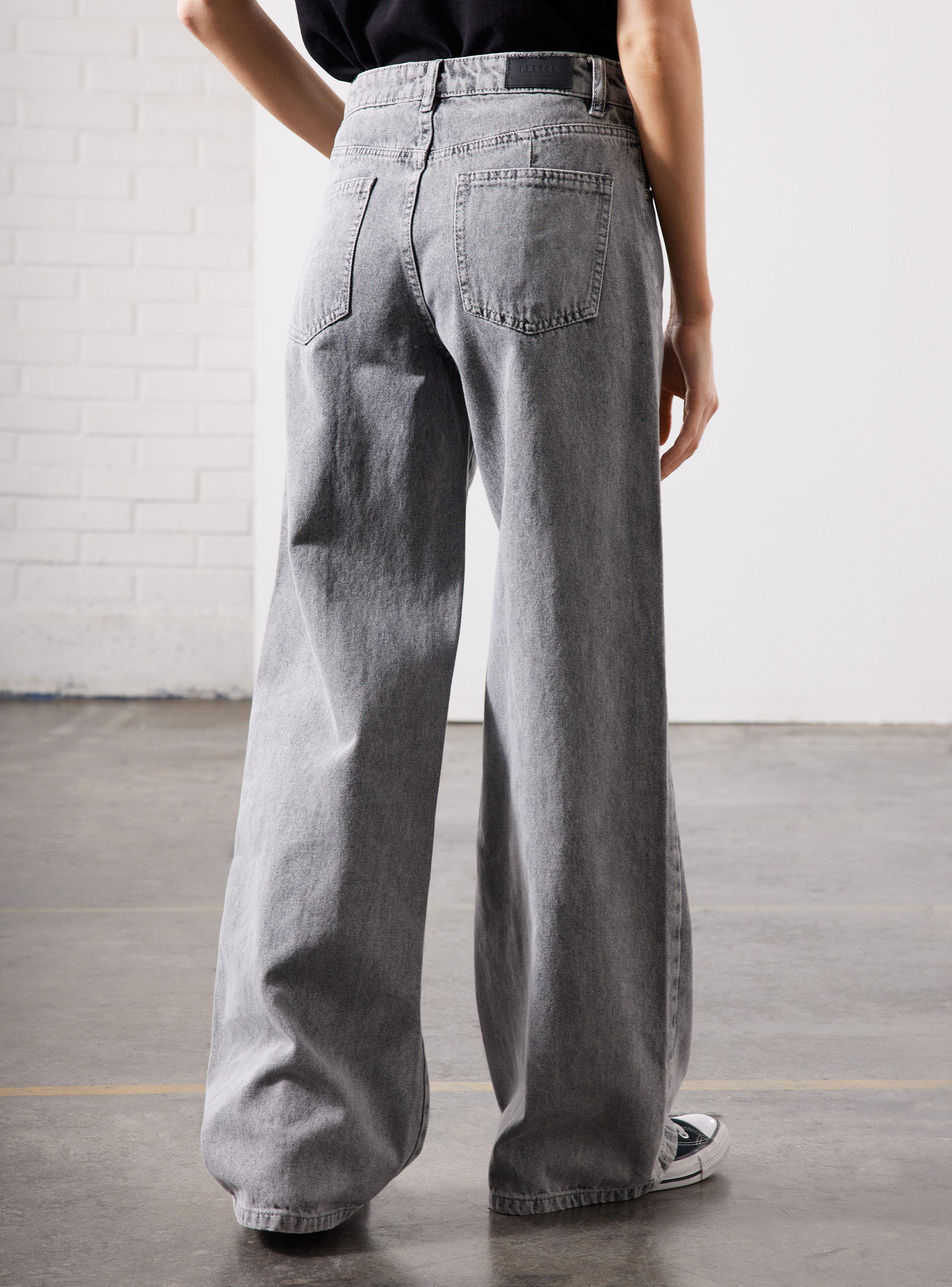 Jeans Straight Tiro Medio con Corte Delantero-1