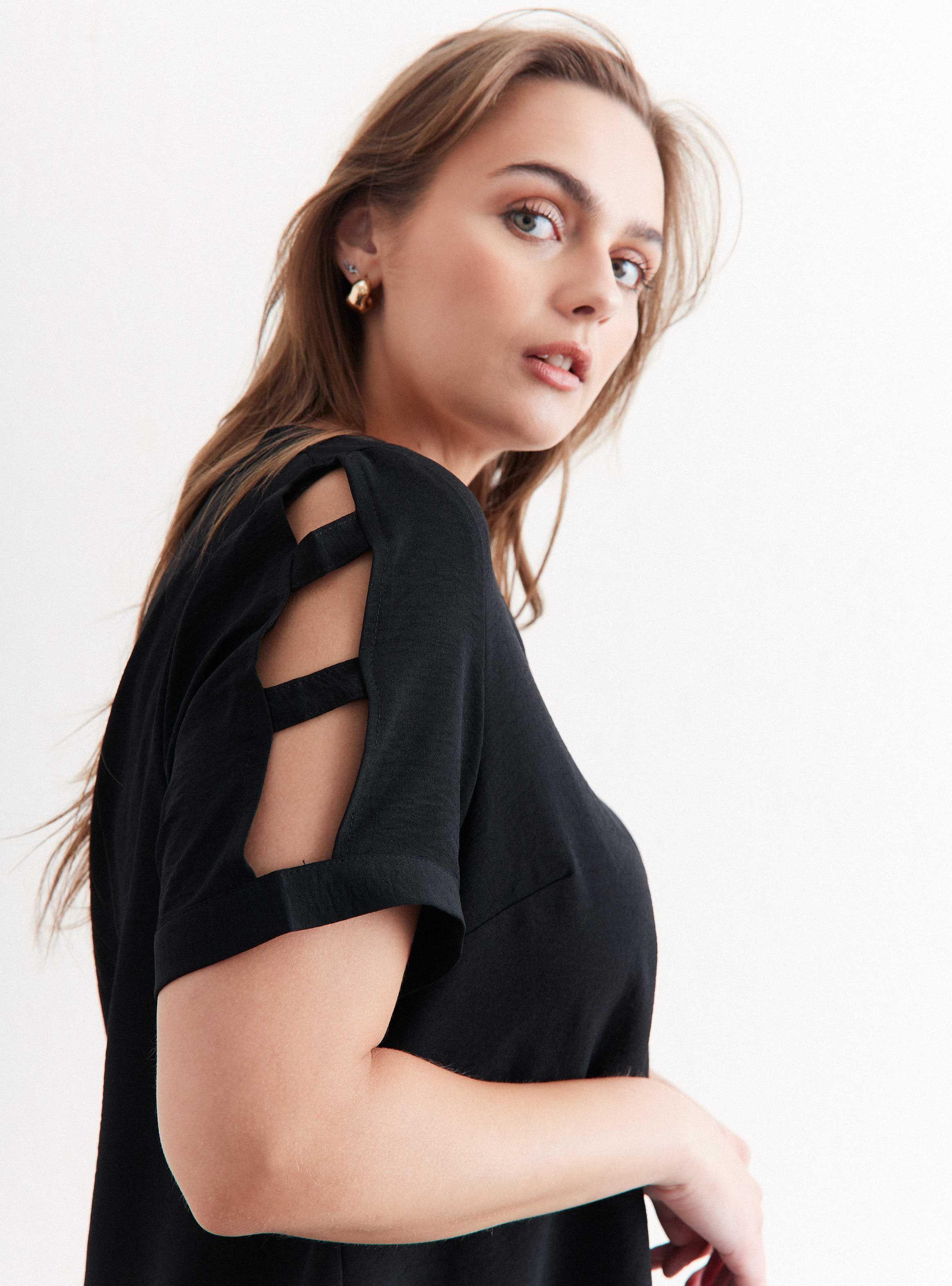 Blusa Cuello V con Tiritas en Mangas-2