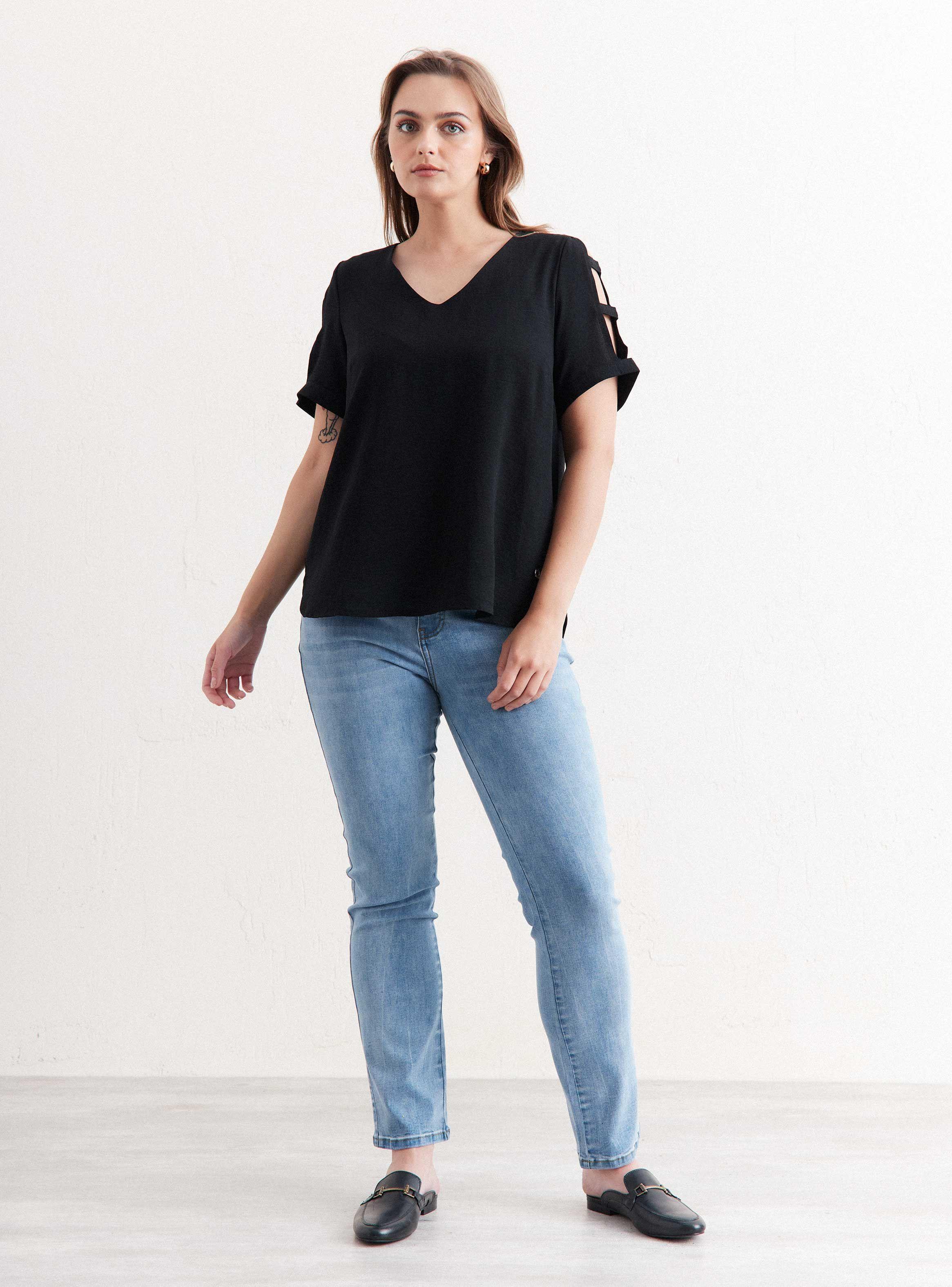 Blusa Cuello V con Tiritas en Mangas-4