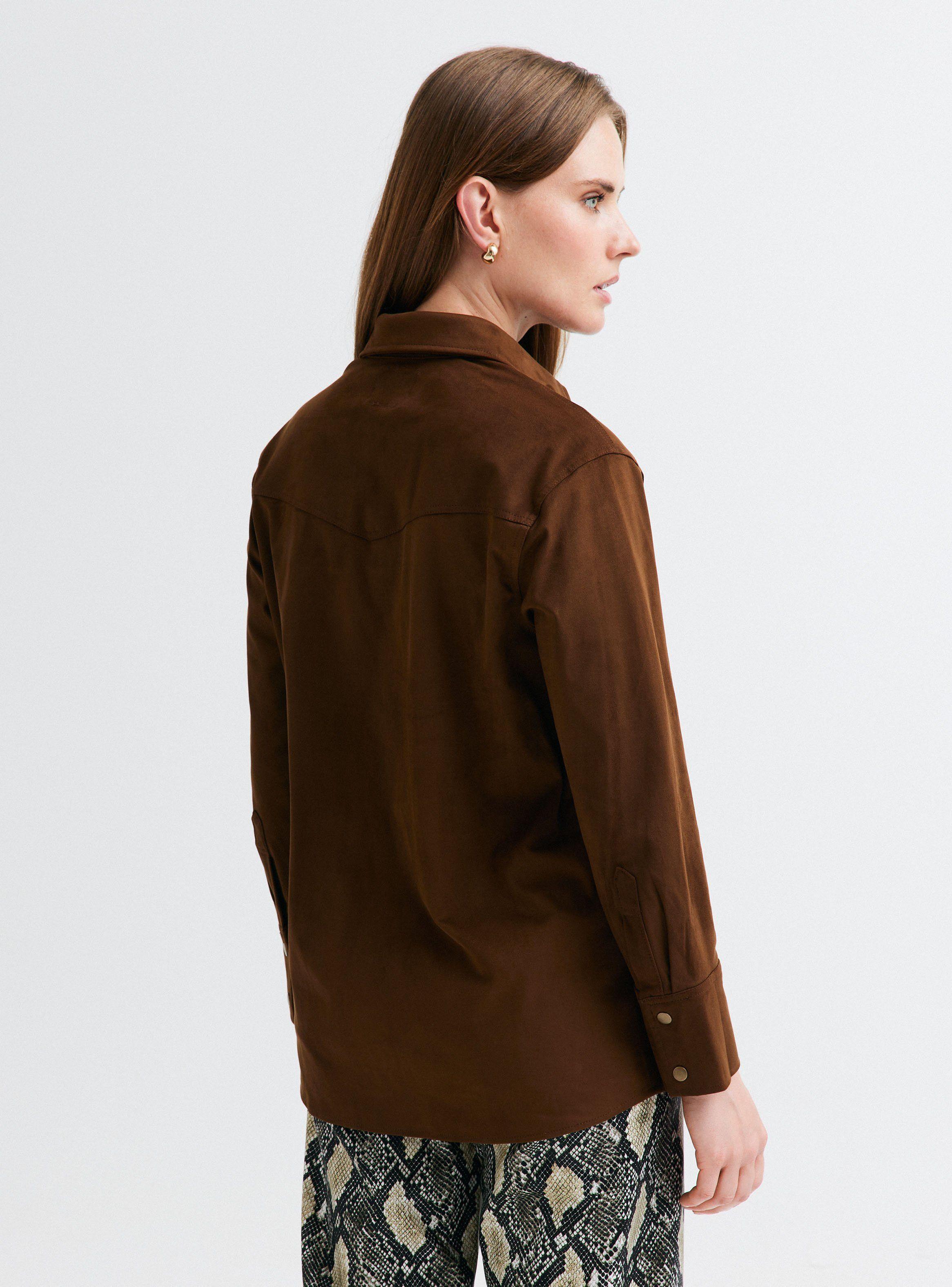Blusa Sobrecamisa Efecto Gamuza con Broches Metálicos-1