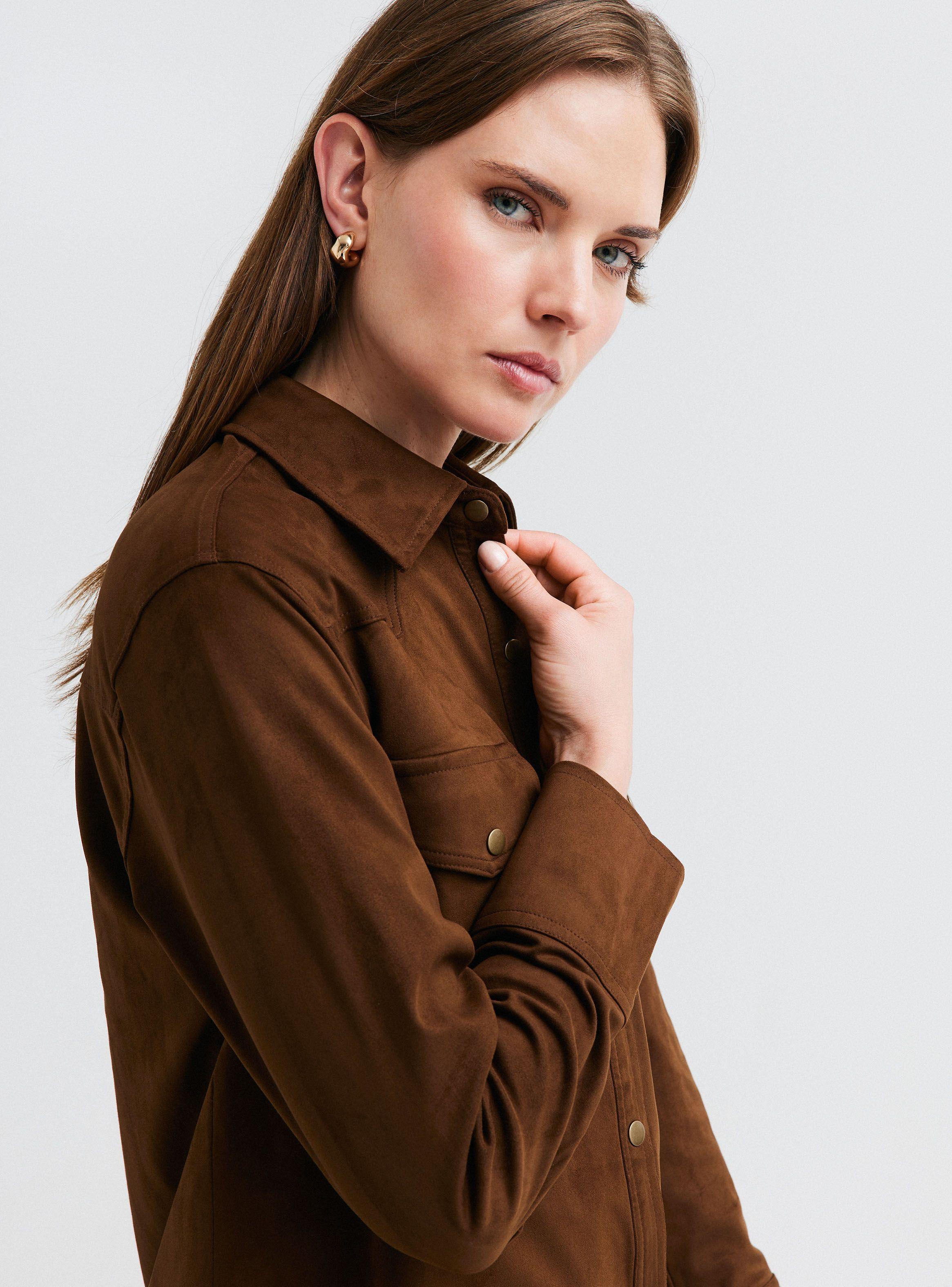 Blusa Sobrecamisa Efecto Gamuza con Broches Metálicos-3