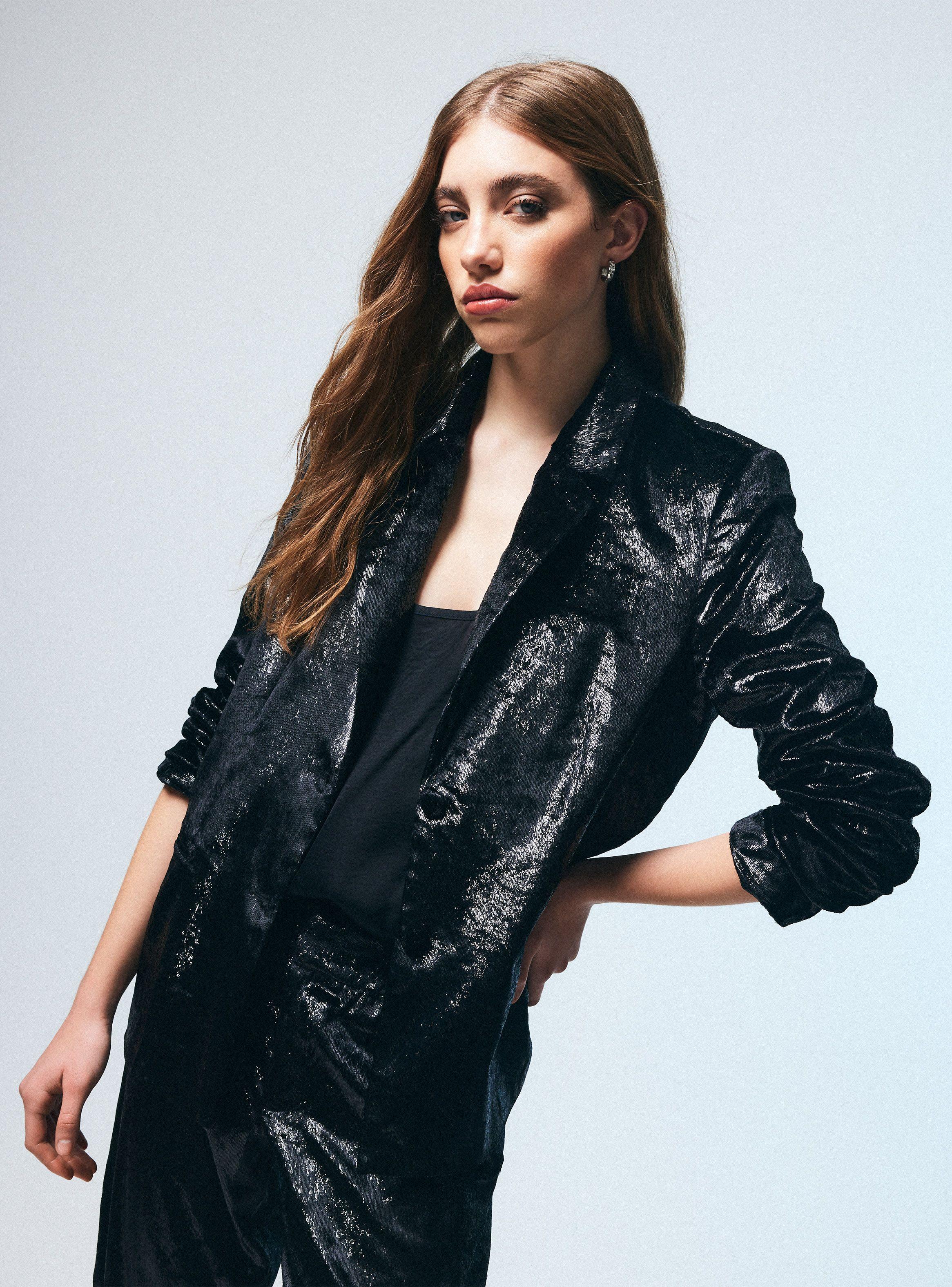 Blazer Efecto Terciopelo Brillante-0