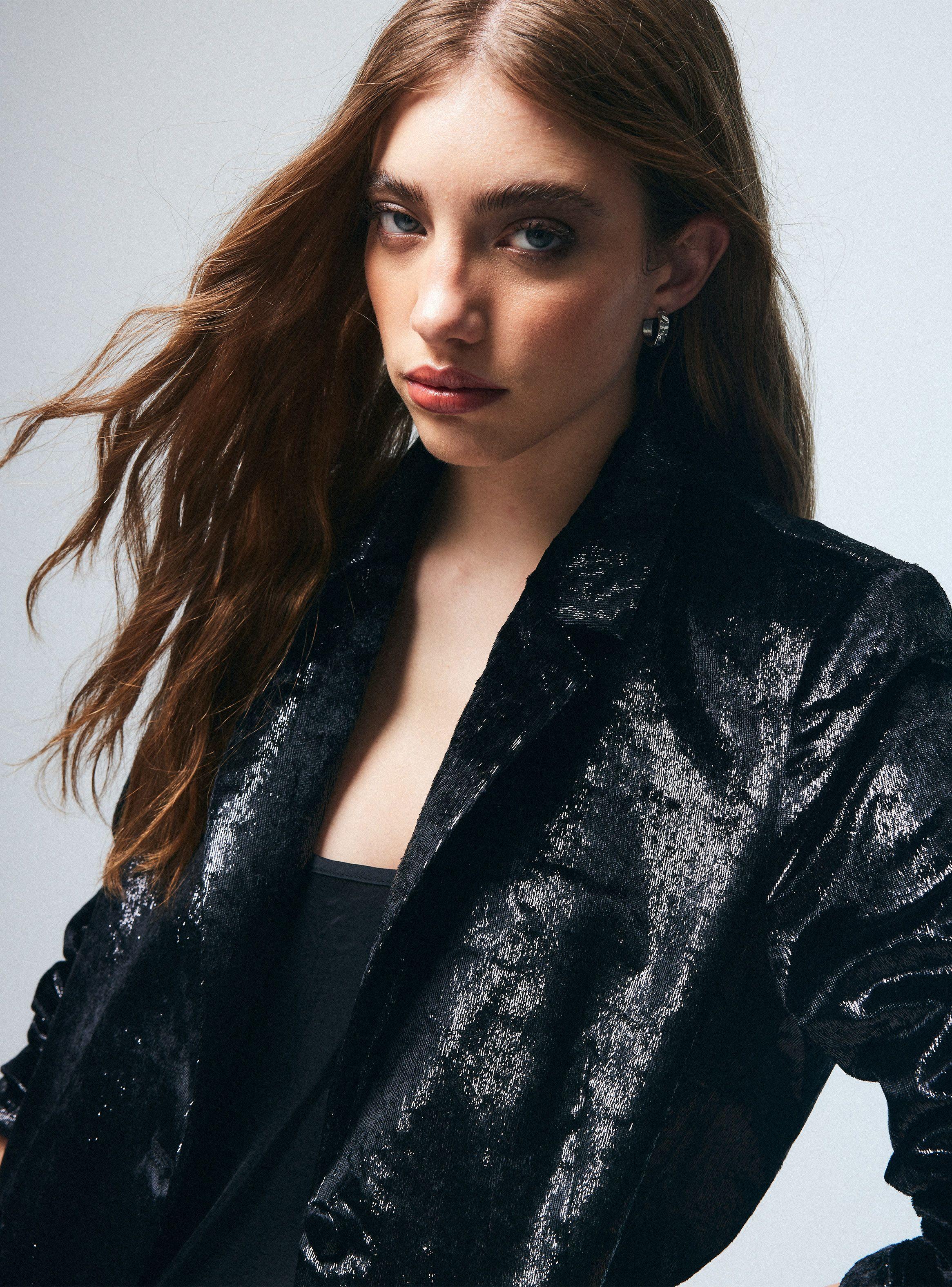 Blazer Efecto Terciopelo Brillante-3