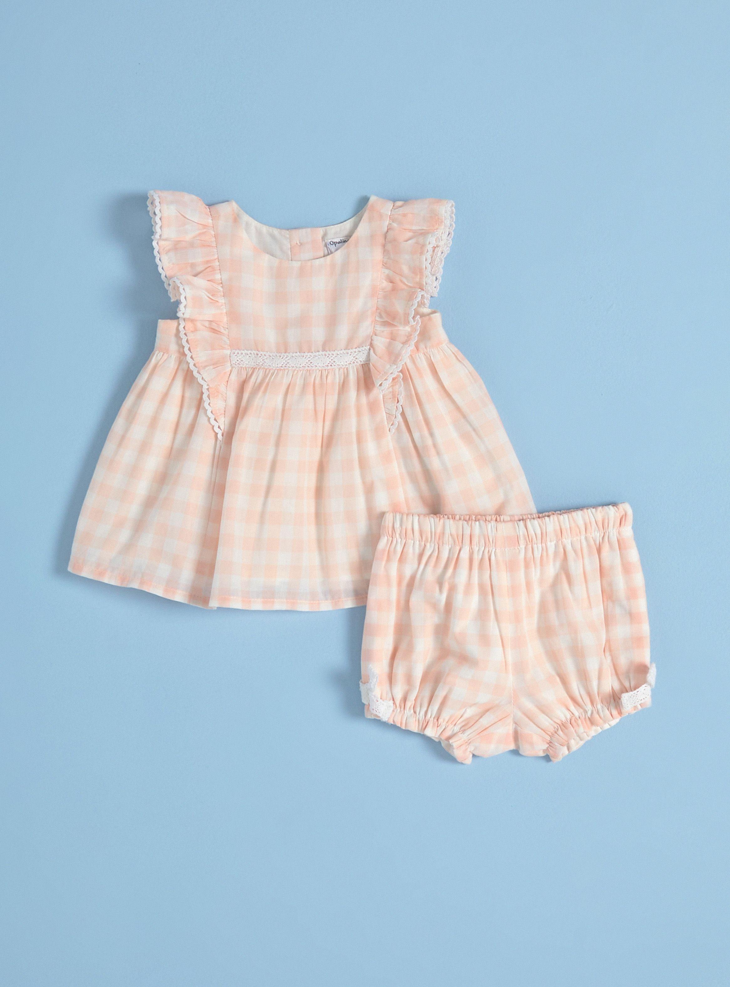 Conjunto con Vuelos y Detalles Femeninos-0