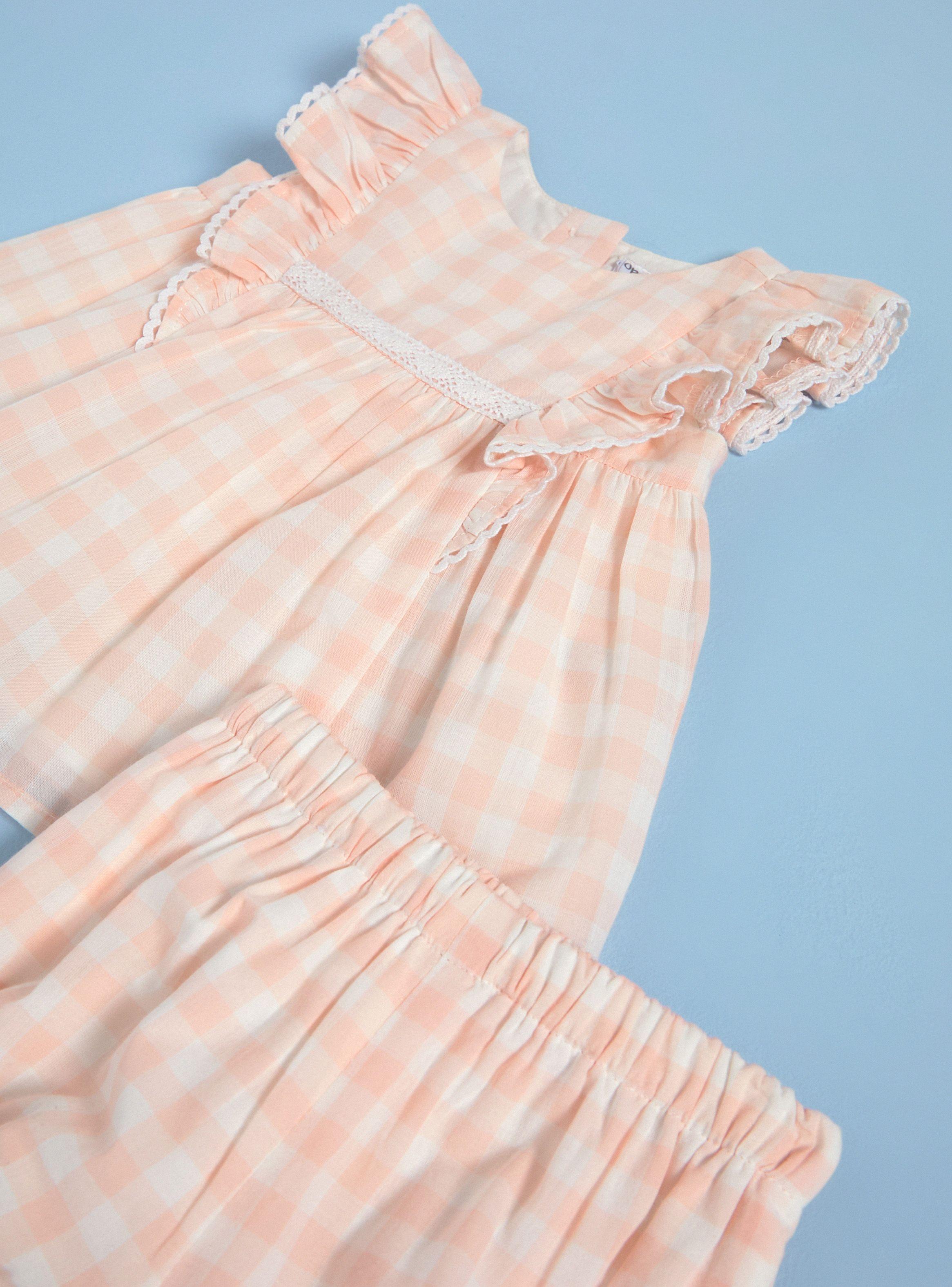 Conjunto con Vuelos y Detalles Femeninos-2