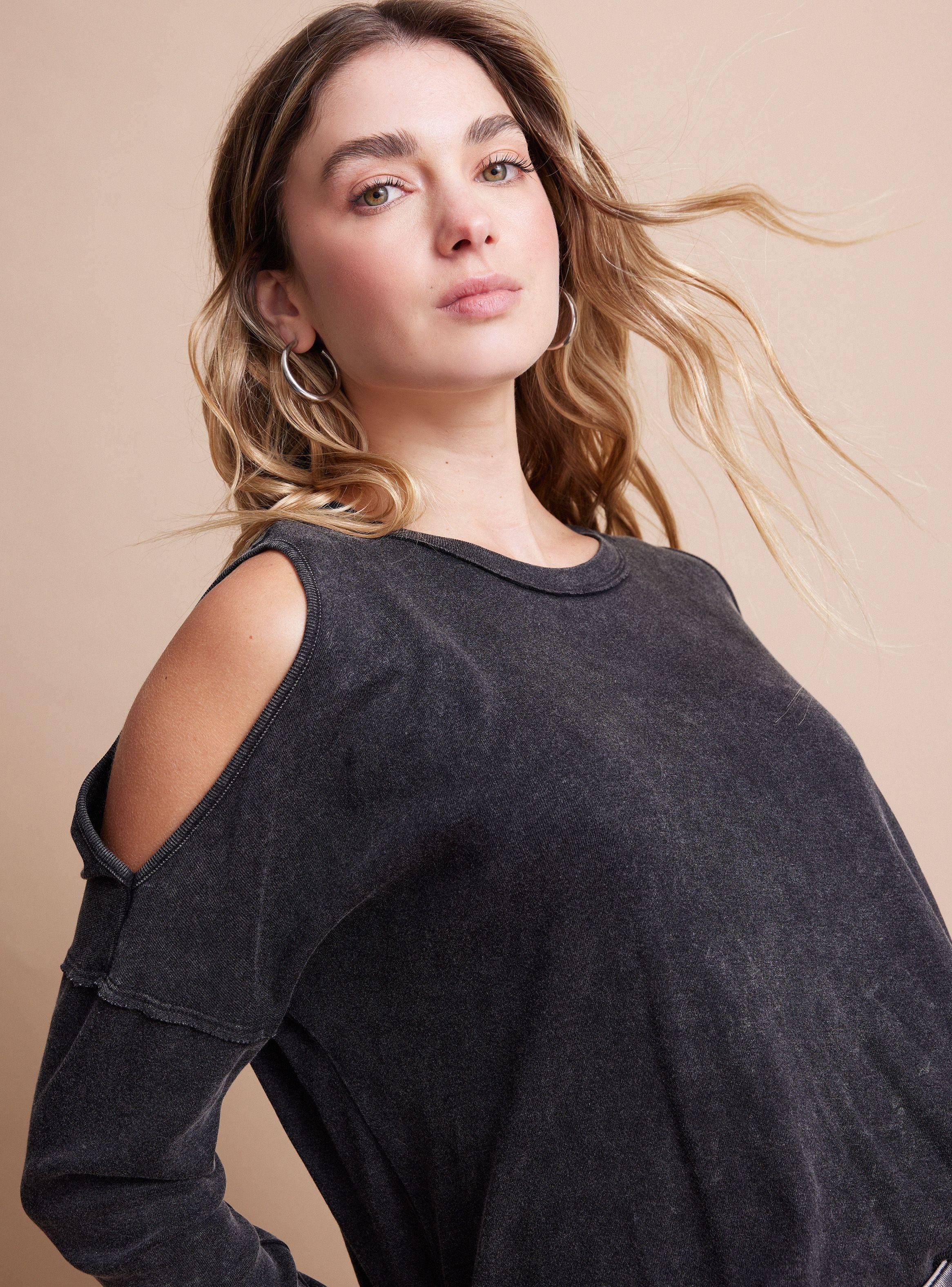 Polera Cut Out en Hombros-2