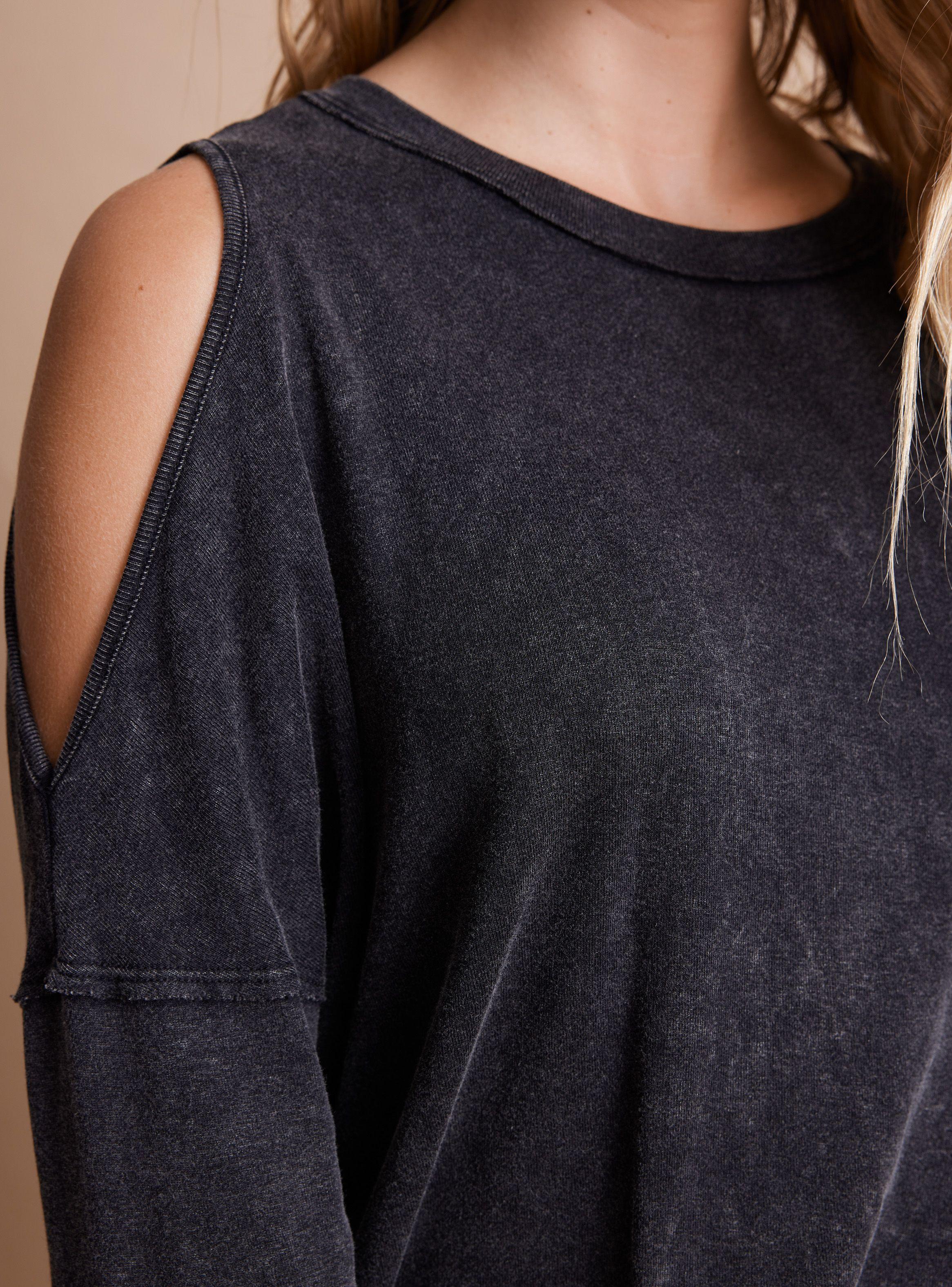 Polera Cut Out en Hombros-3
