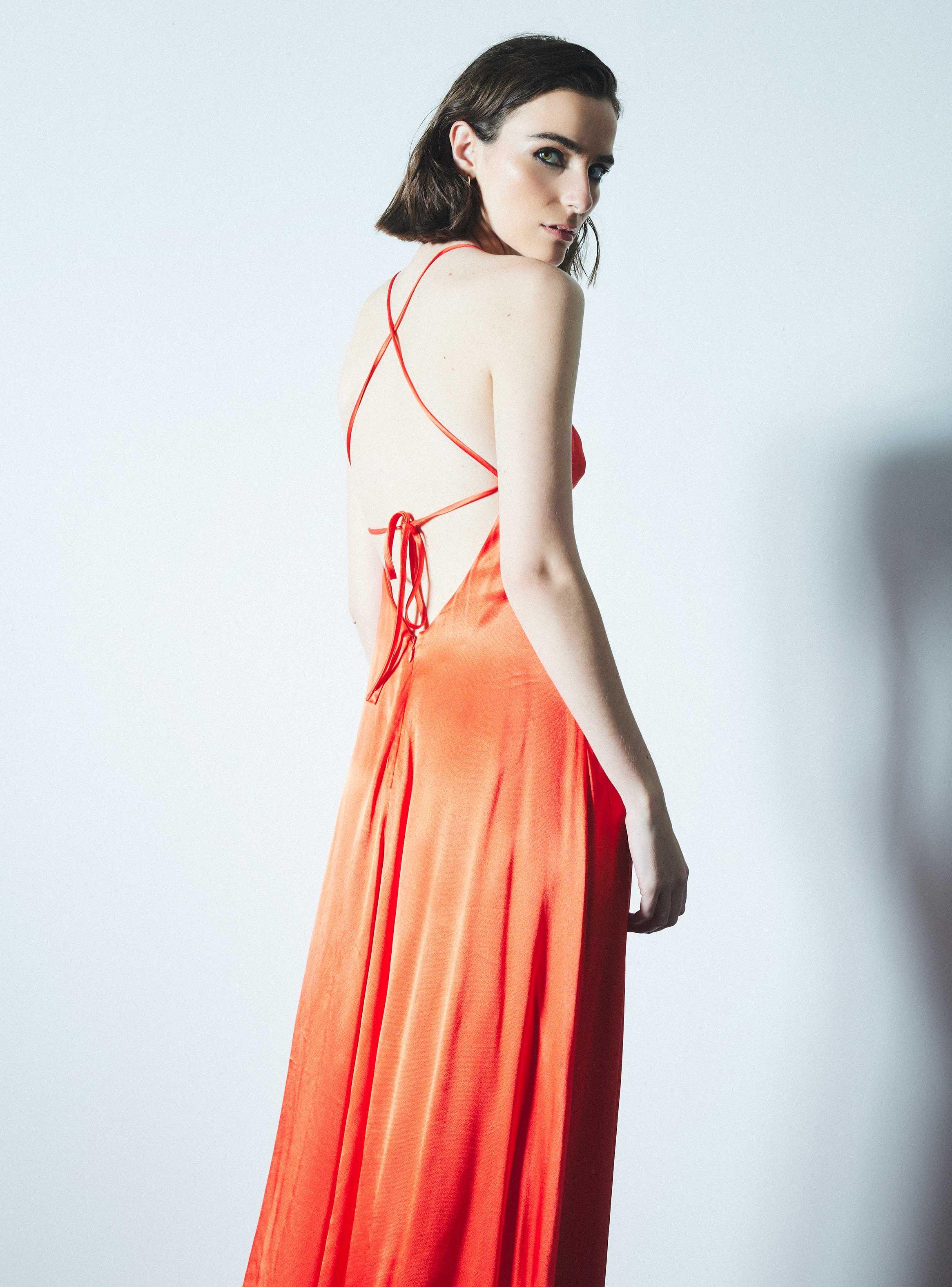 Vestido Escote Triángulo y Pabilos-3