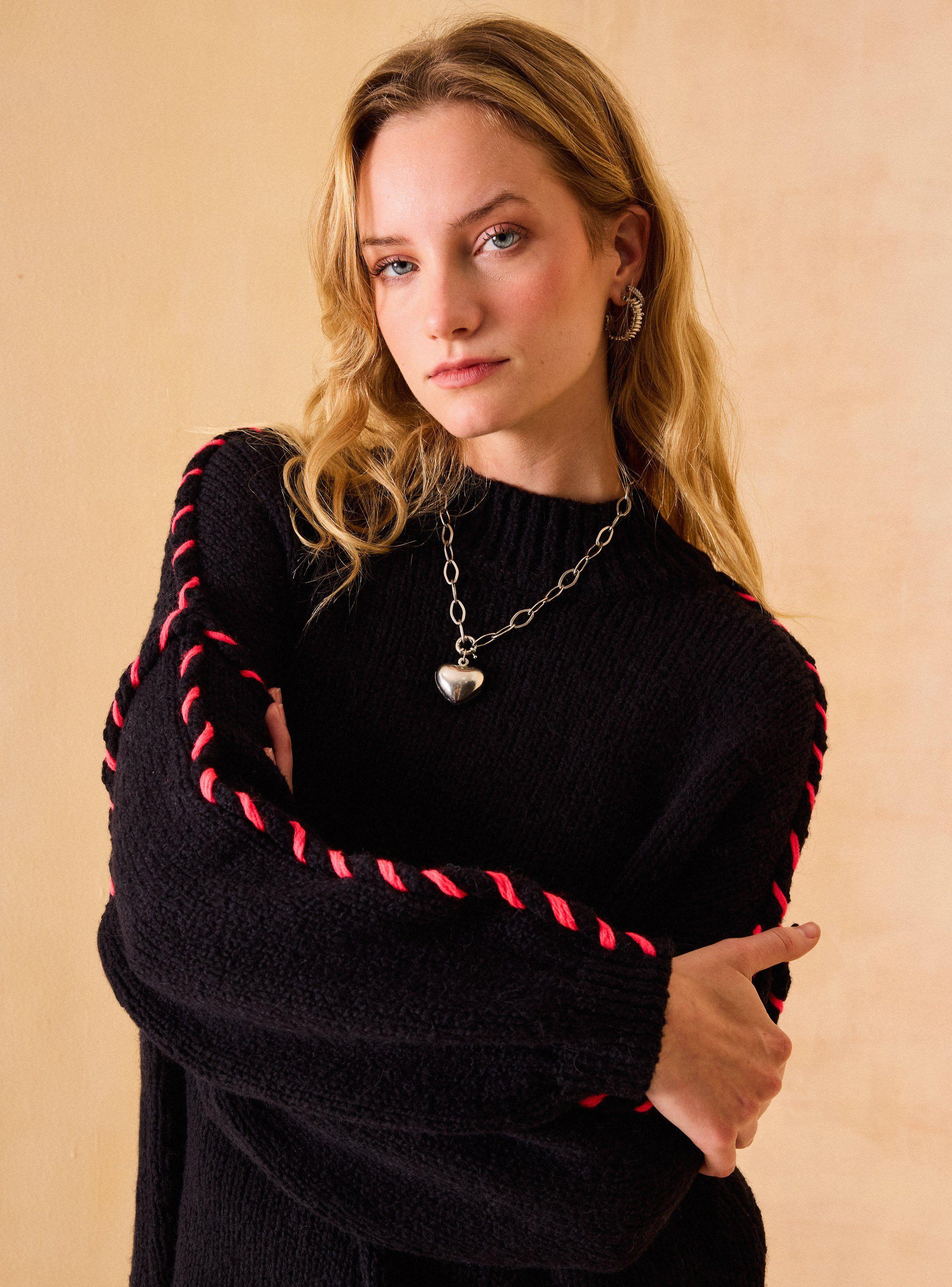 Sweater Bordado en Mangas-2
