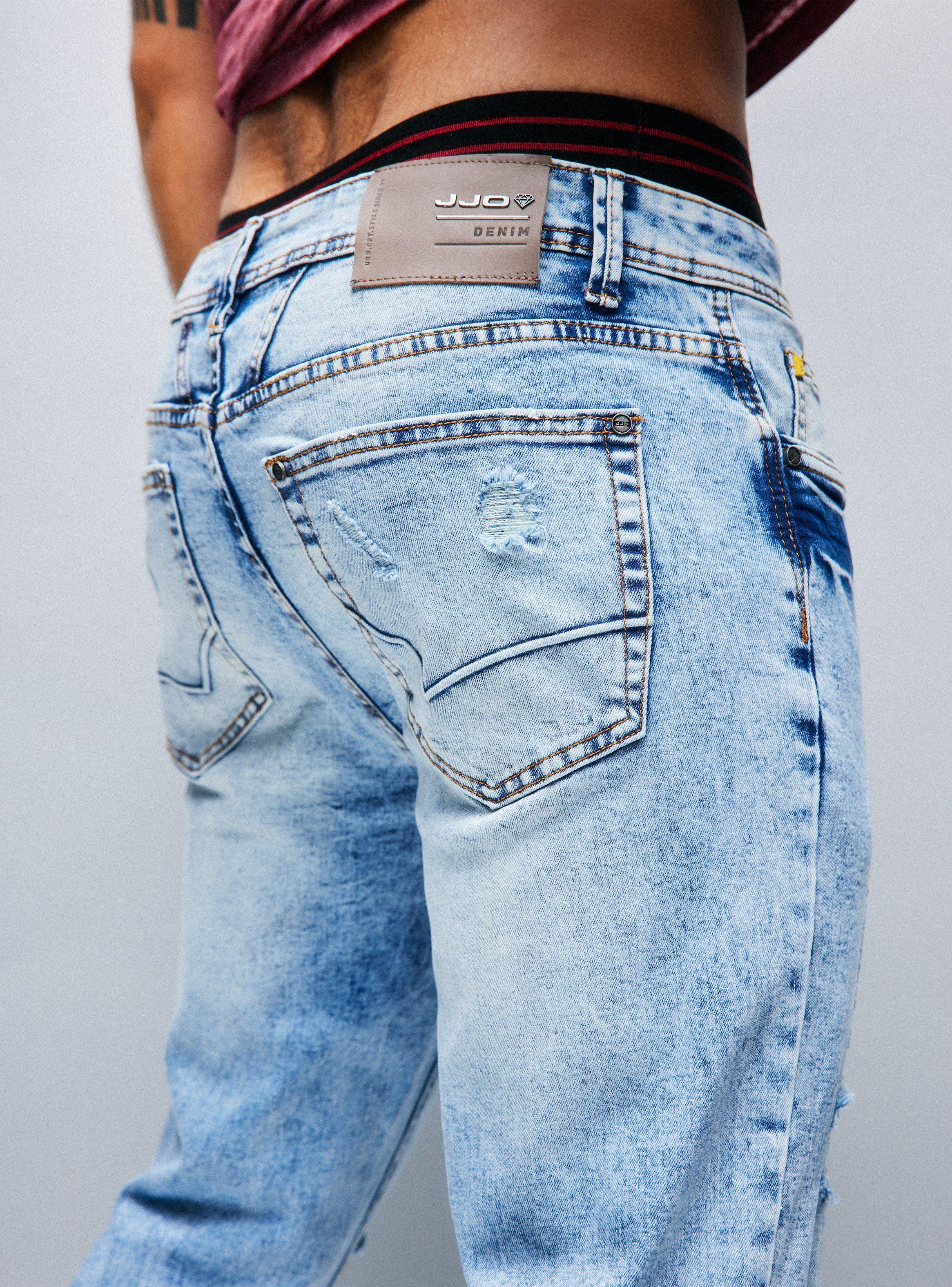 Jeans Lavado Fuerte con Roturas-3
