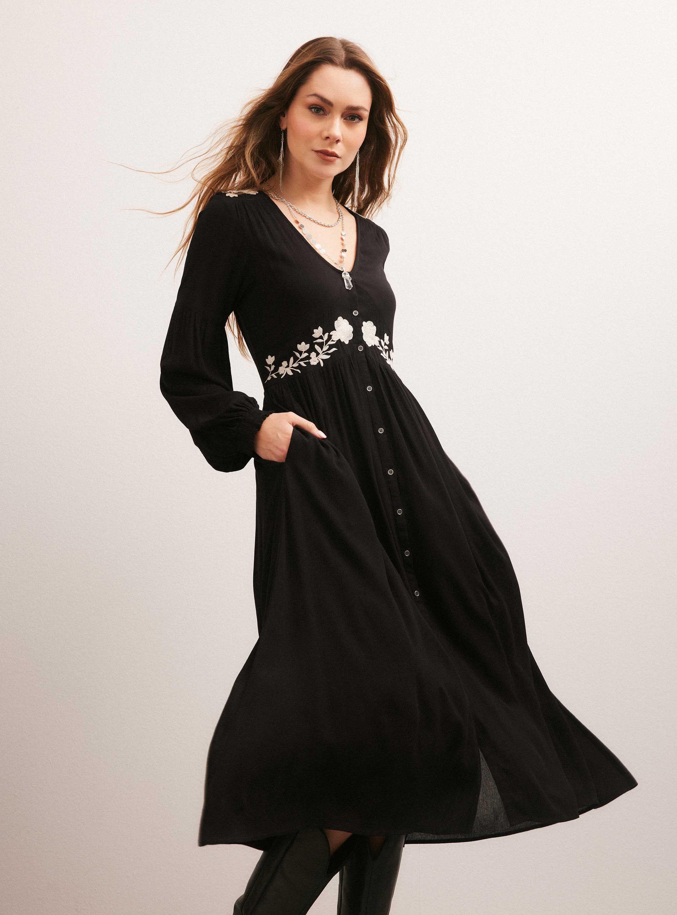 Vestido Bordados Florales Bajo Cortes y en Hombros-0