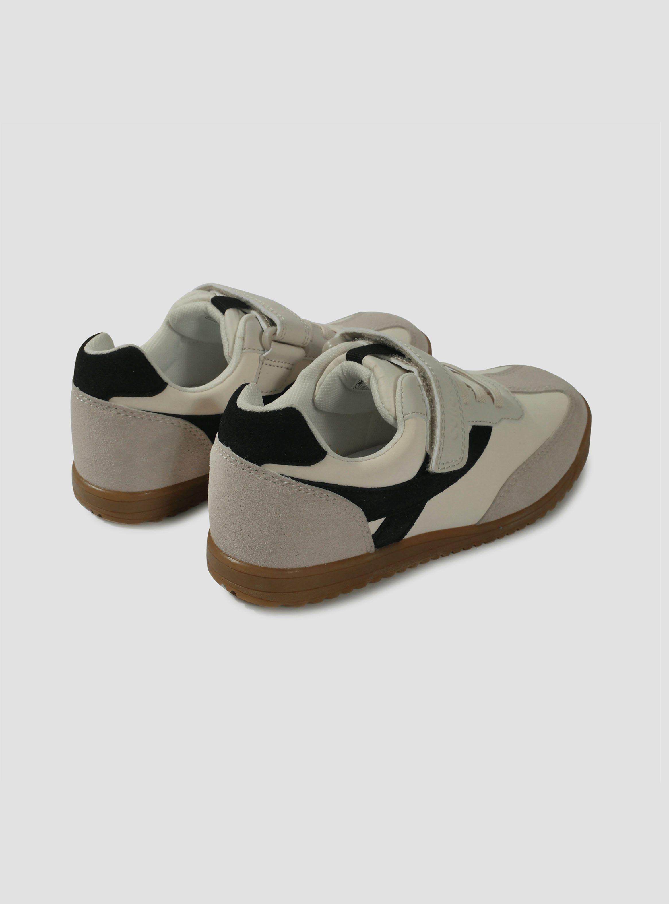 Zapatilla Urbana Diseño Bicolor B 57330 Niño-3