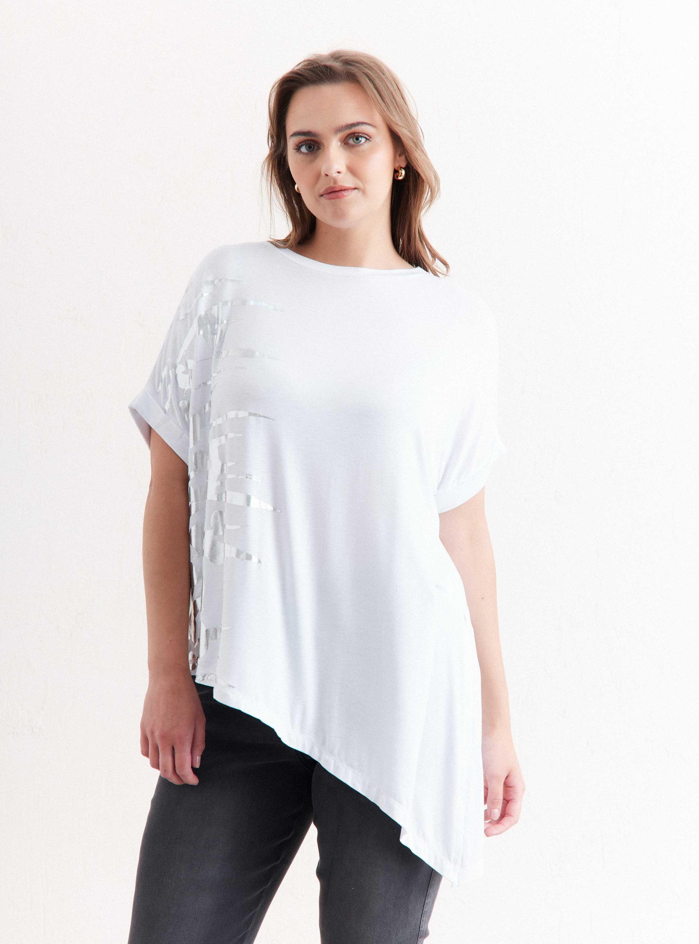 Polera Larga Diagonal con Abertura y Estampado-0