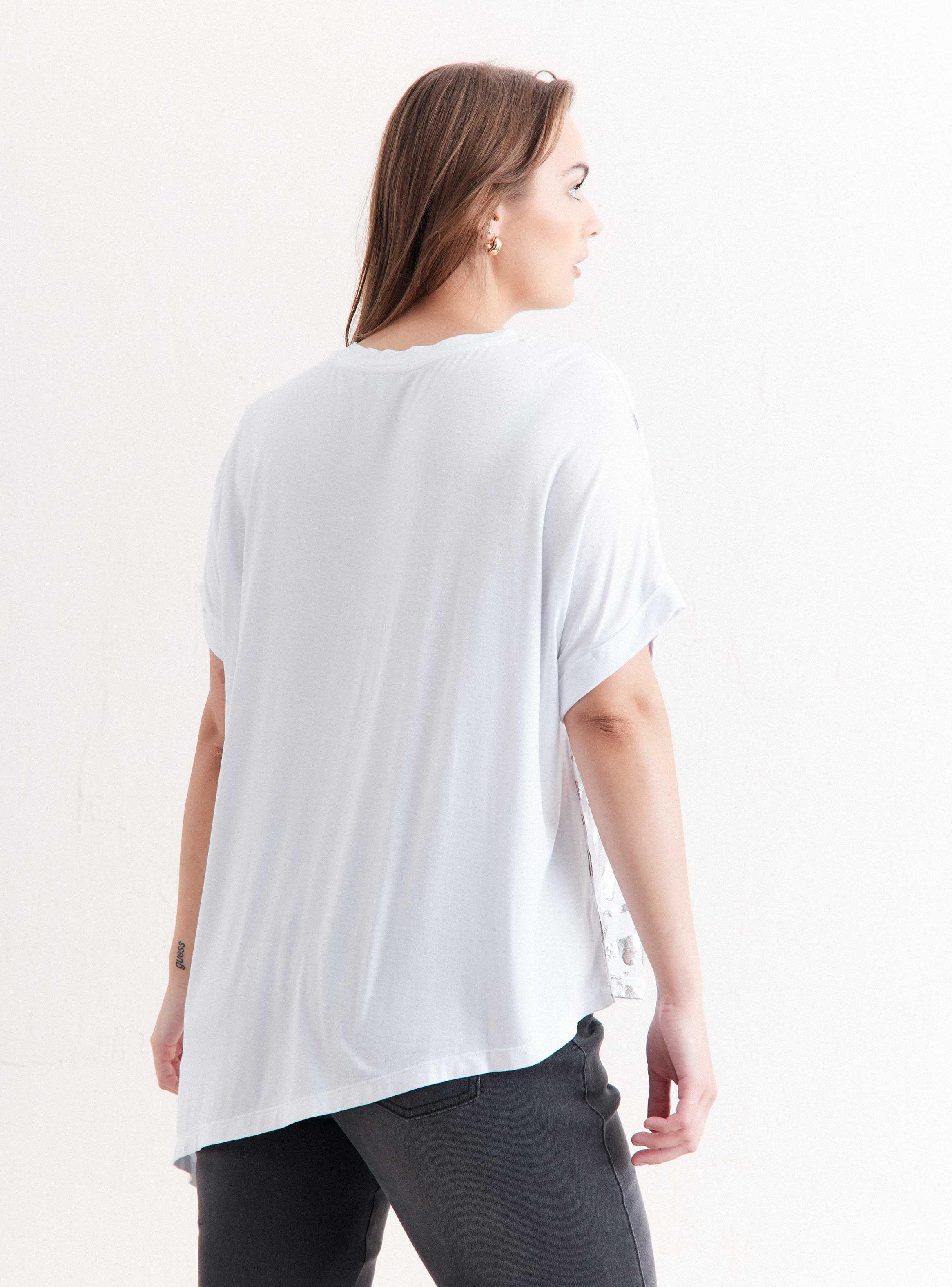 Polera Larga Diagonal con Abertura y Estampado-1