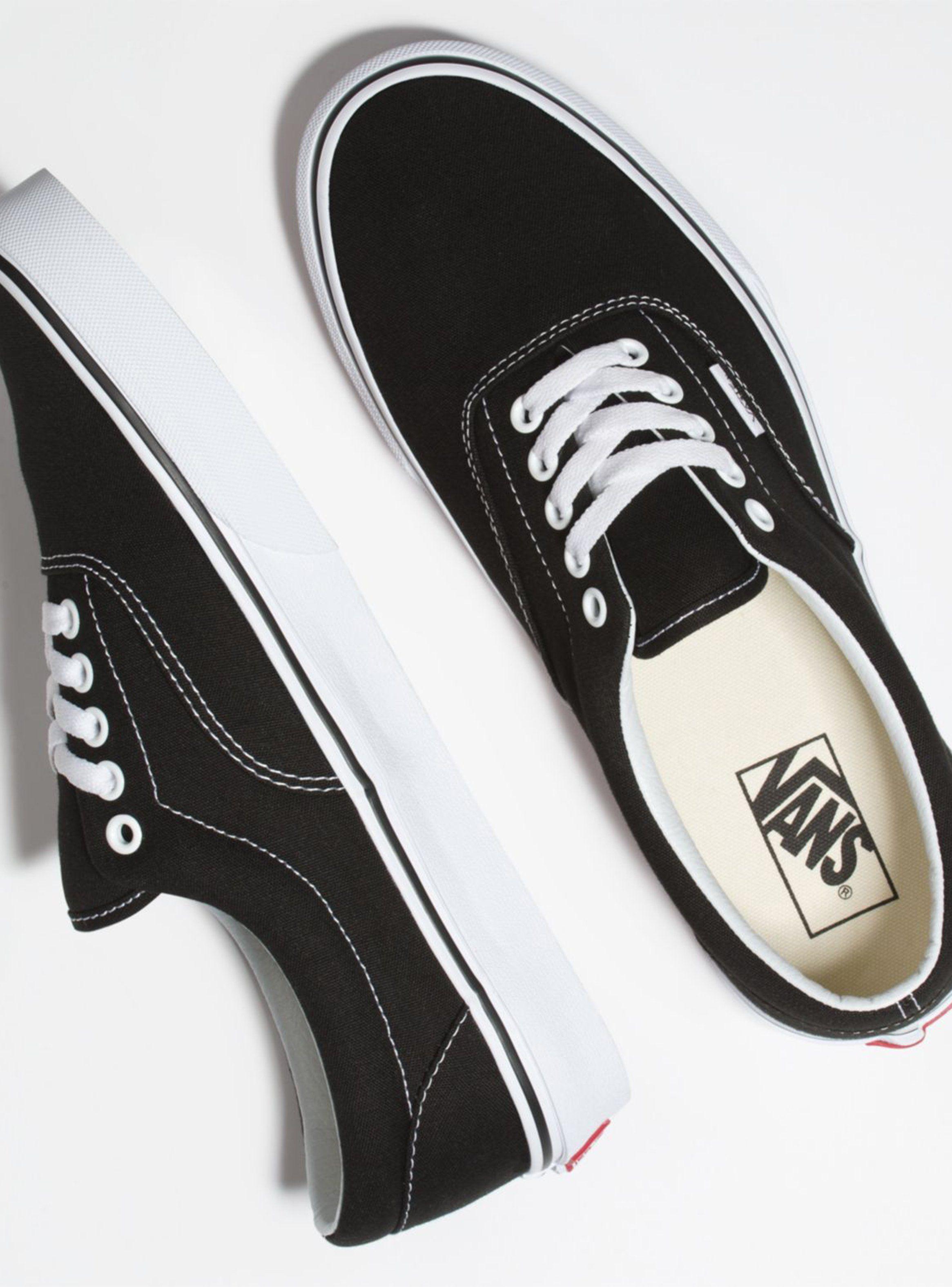 Zapatilla Vans Urbana Vans Negra UA Era Mujer-1