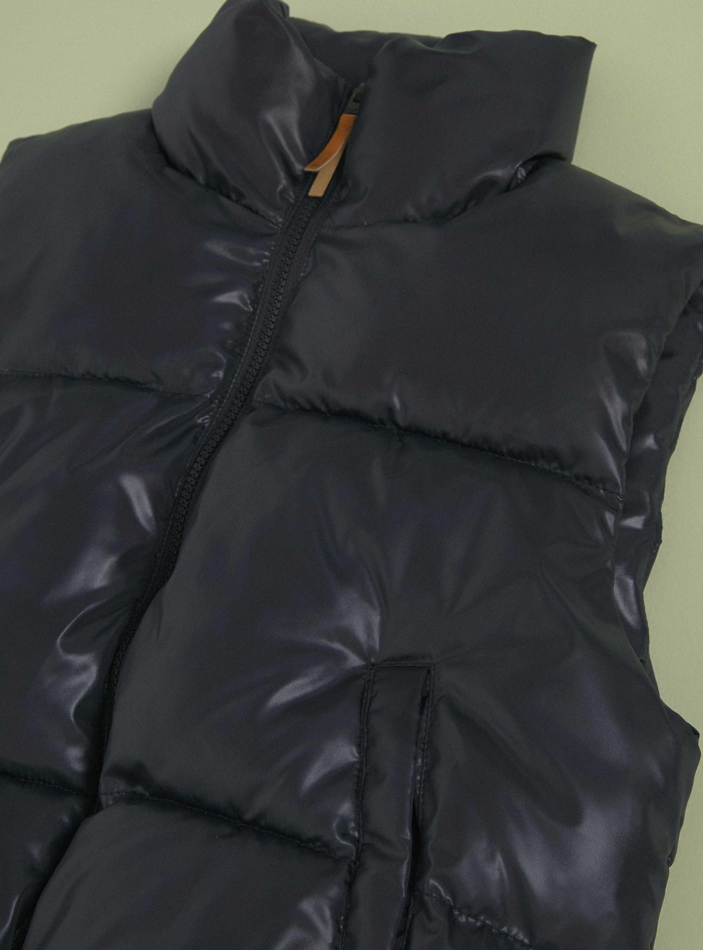 Parka Sin Mangas con Cierre Completo-2