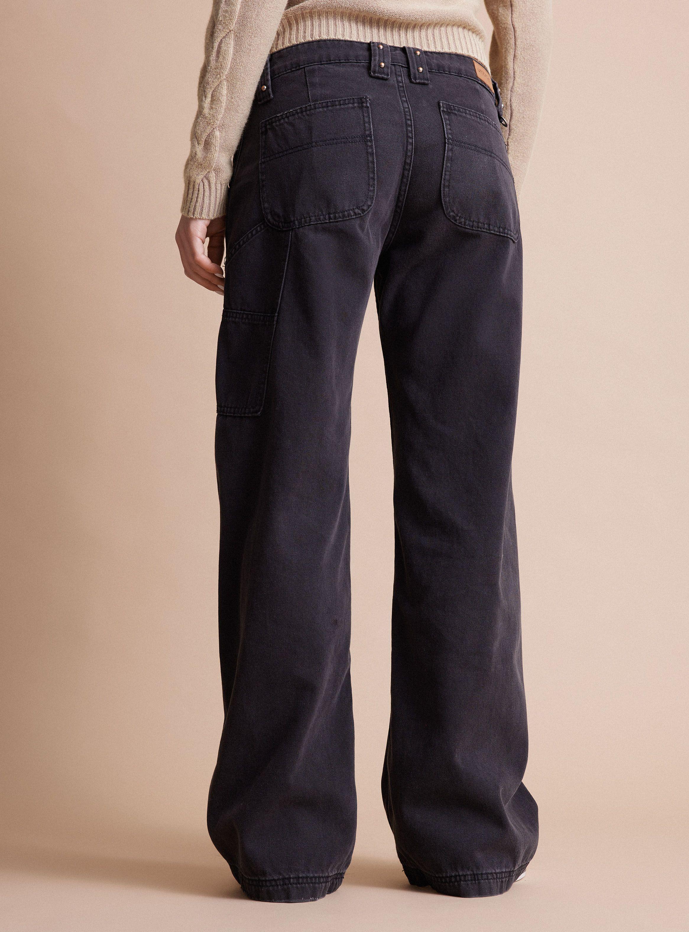 Jeans con Cortes Aplicación de Tachas-1