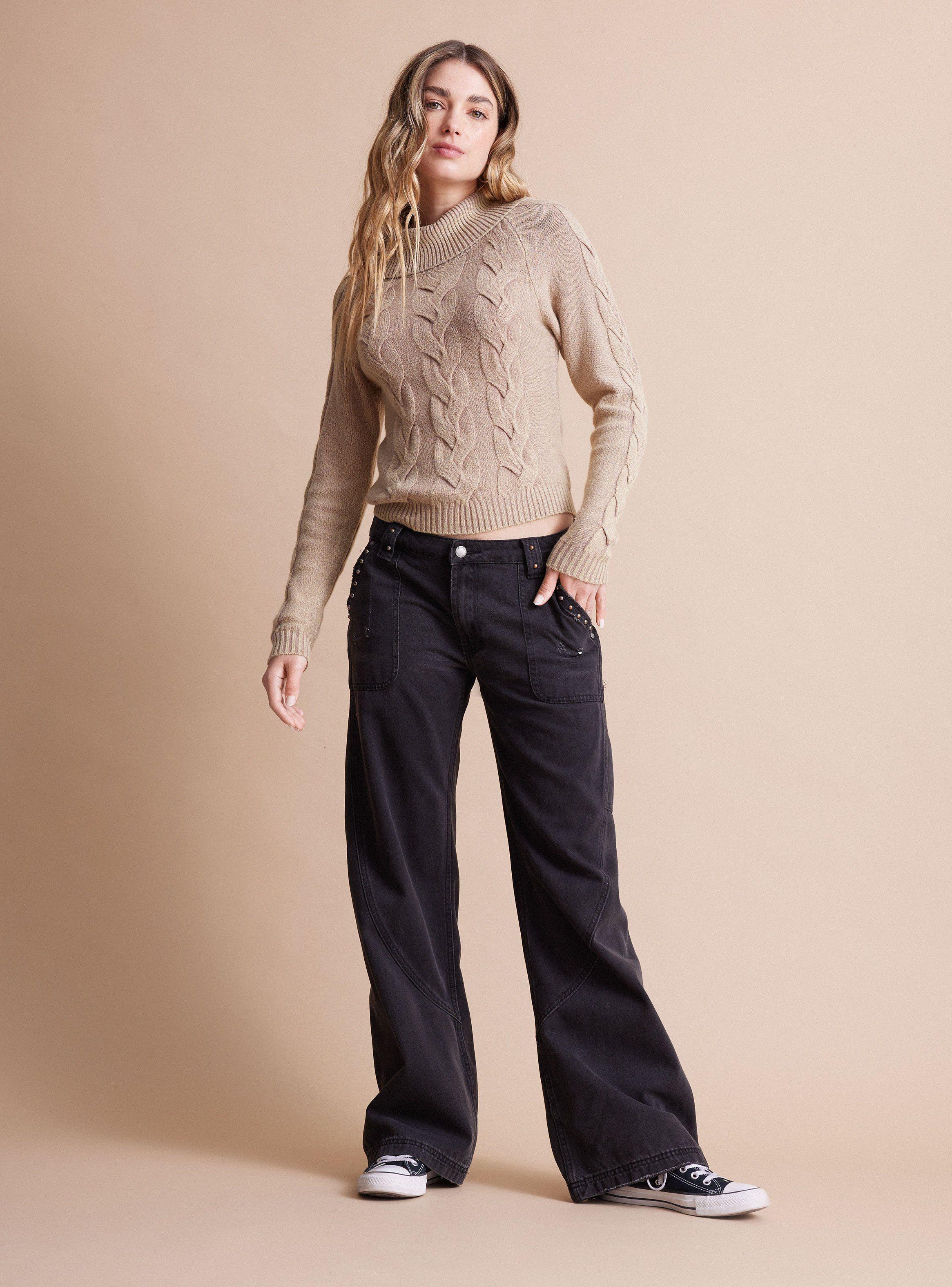Jeans con Cortes Aplicación de Tachas-4