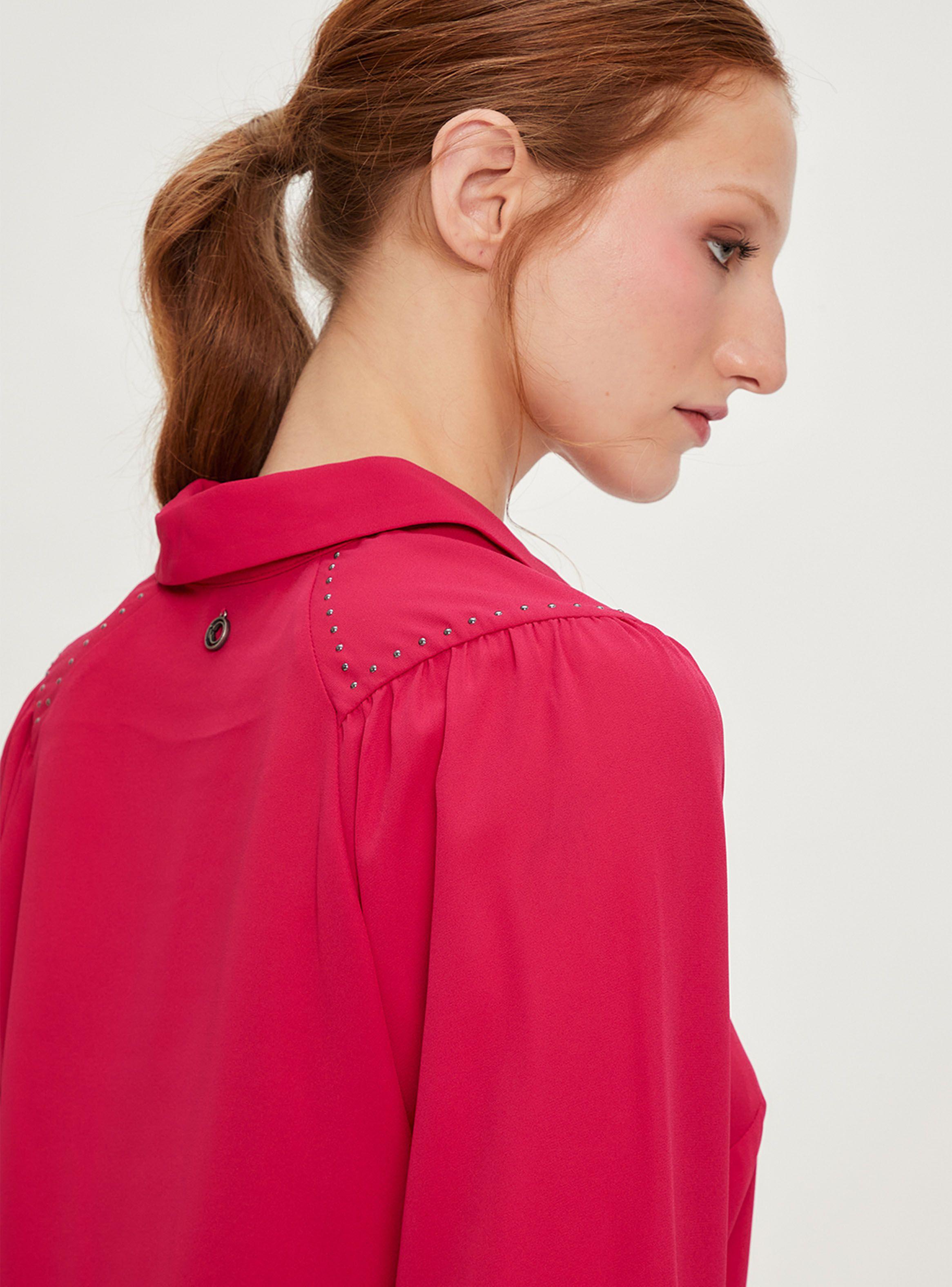 Blusa Lisa Cuello Camisero Detalle Tachitas-1