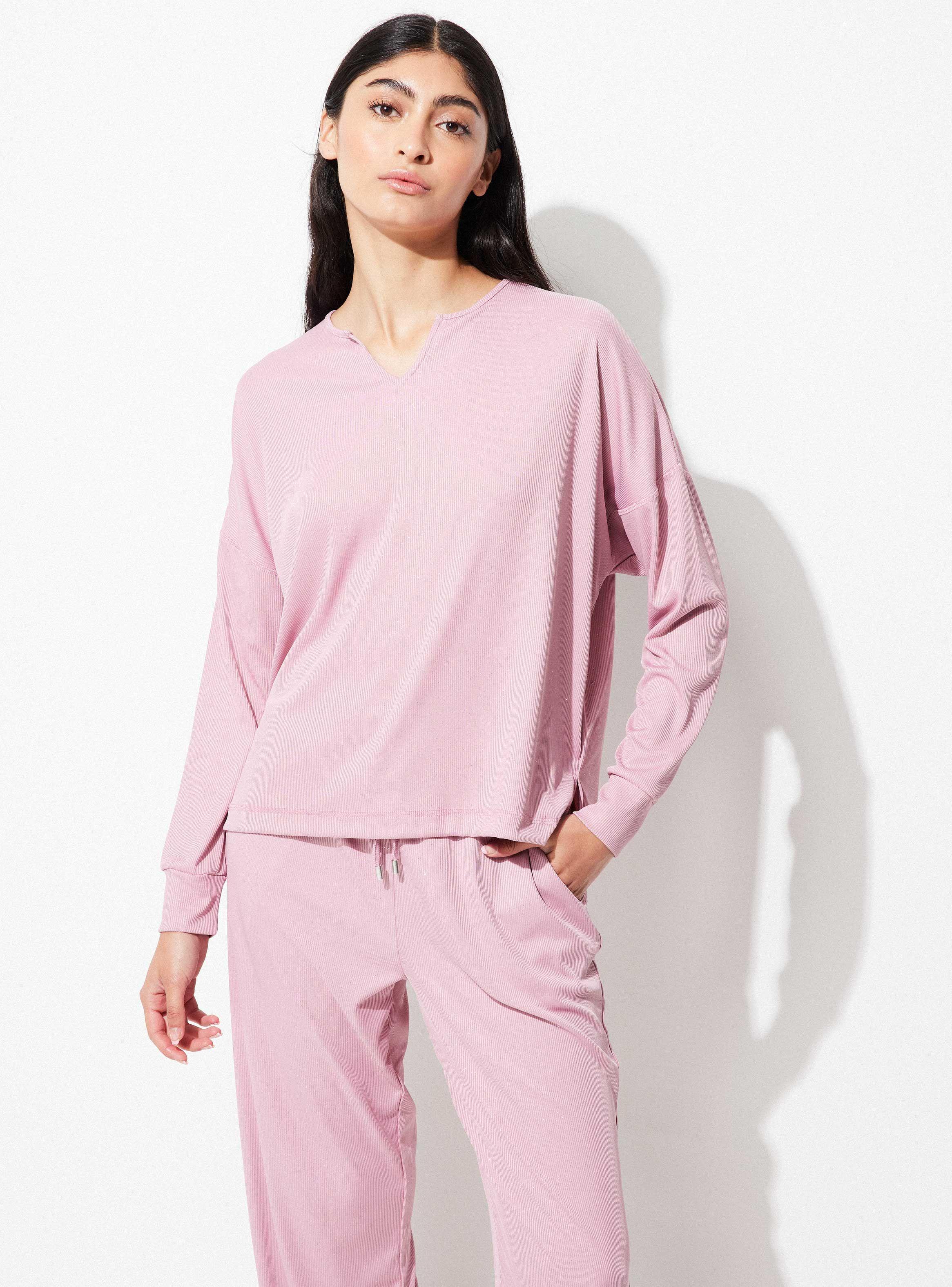 Pijama con Detalles de Glitter-0