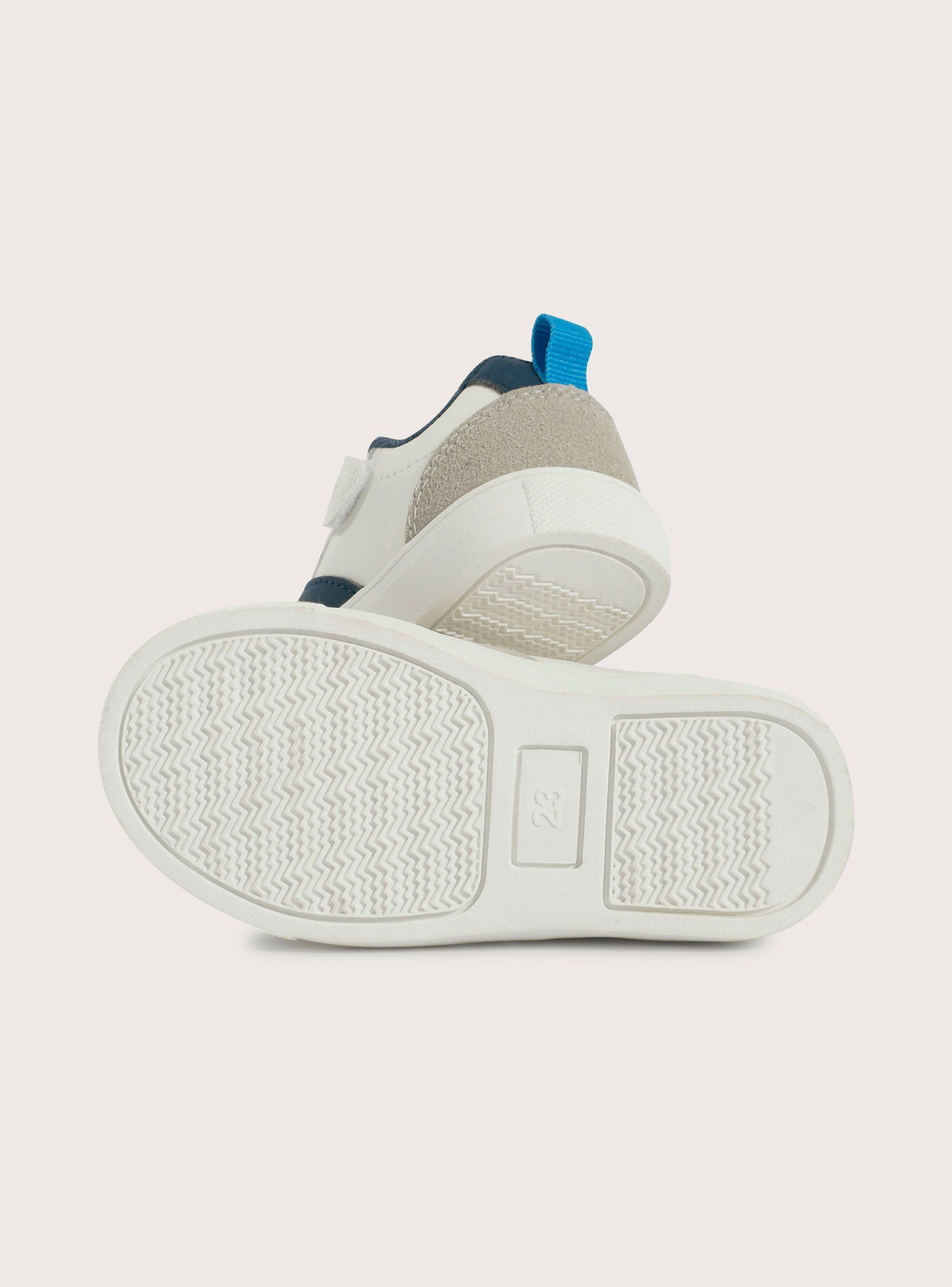 Zapatilla Urbana Detalle Color Velcro Cordón Niño-2