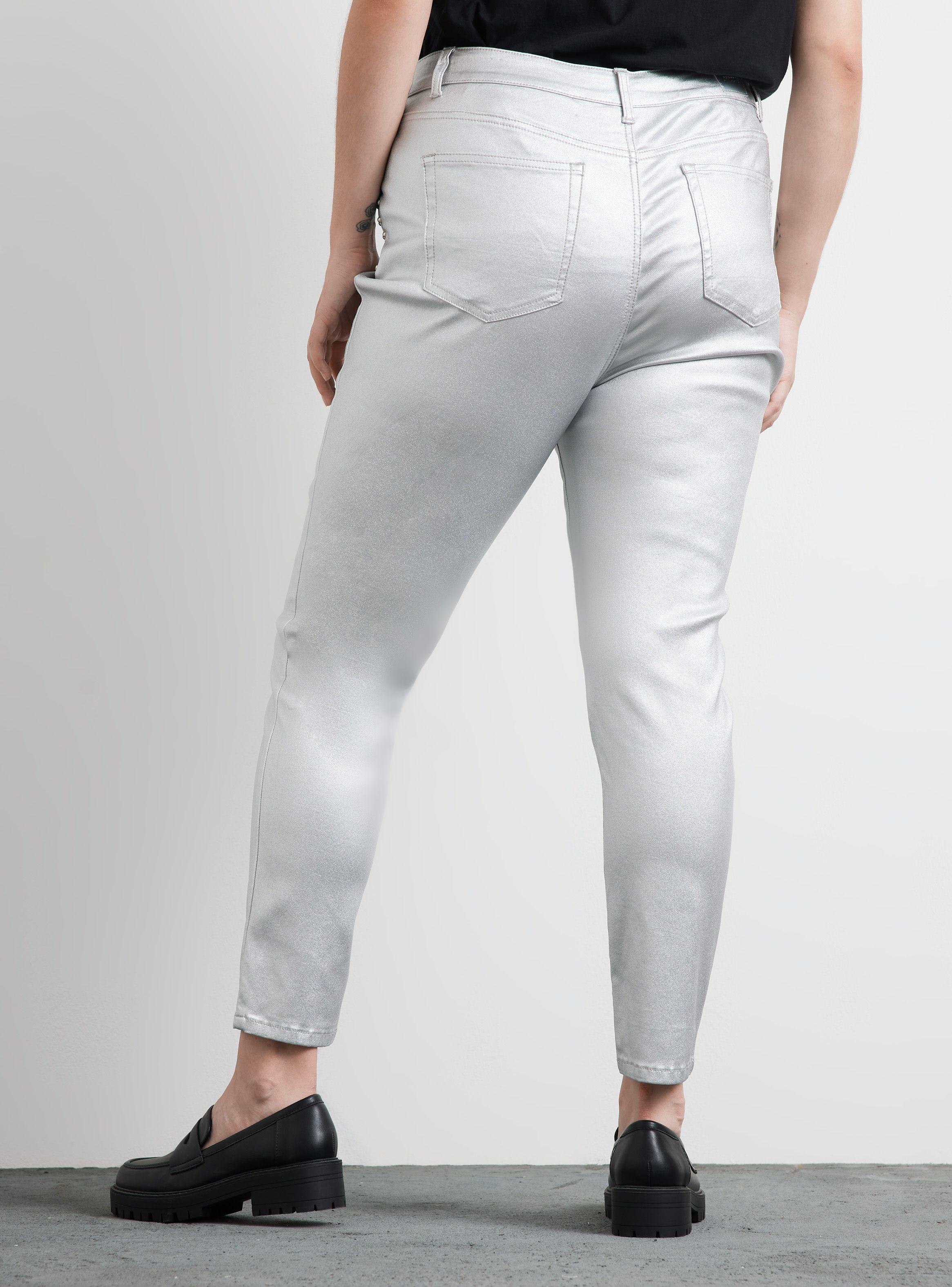 Jeans con Aplicación de Tachas Plus-1