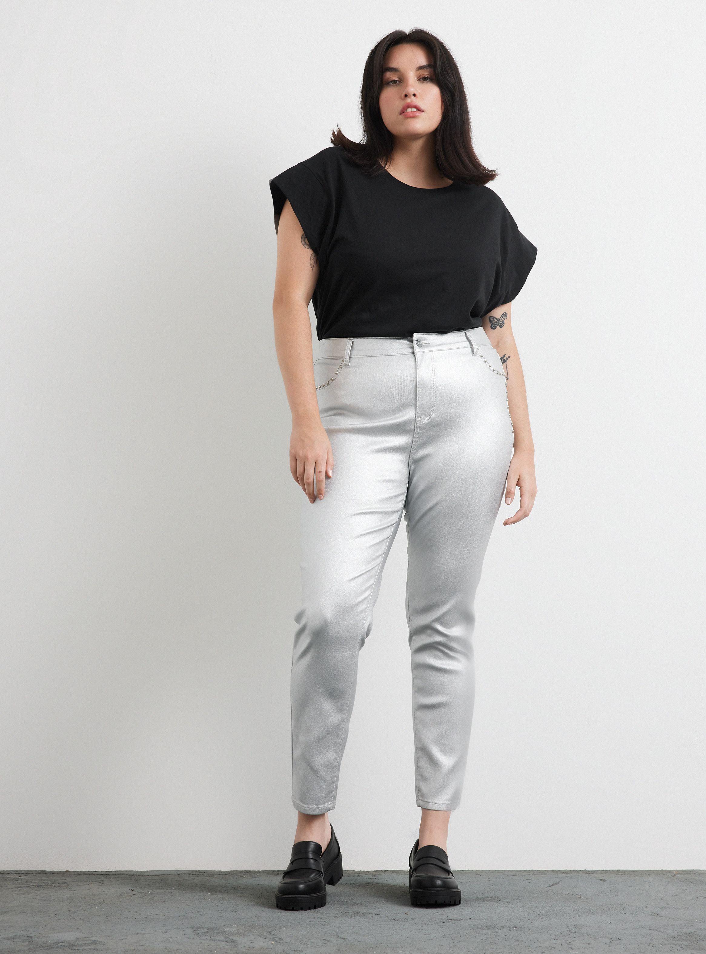 Jeans con Aplicación de Tachas Plus-4