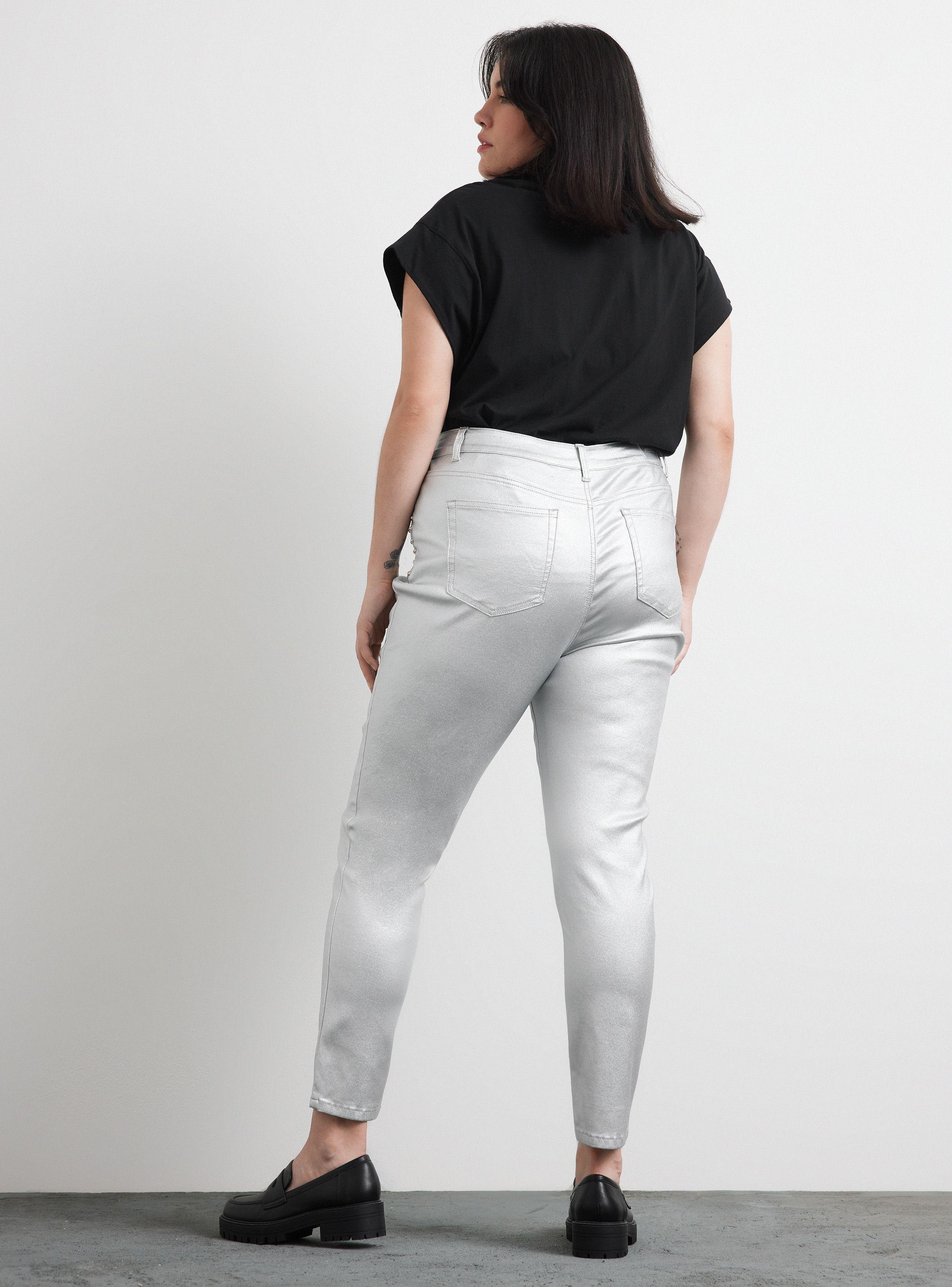 Jeans con Aplicación de Tachas Plus-5