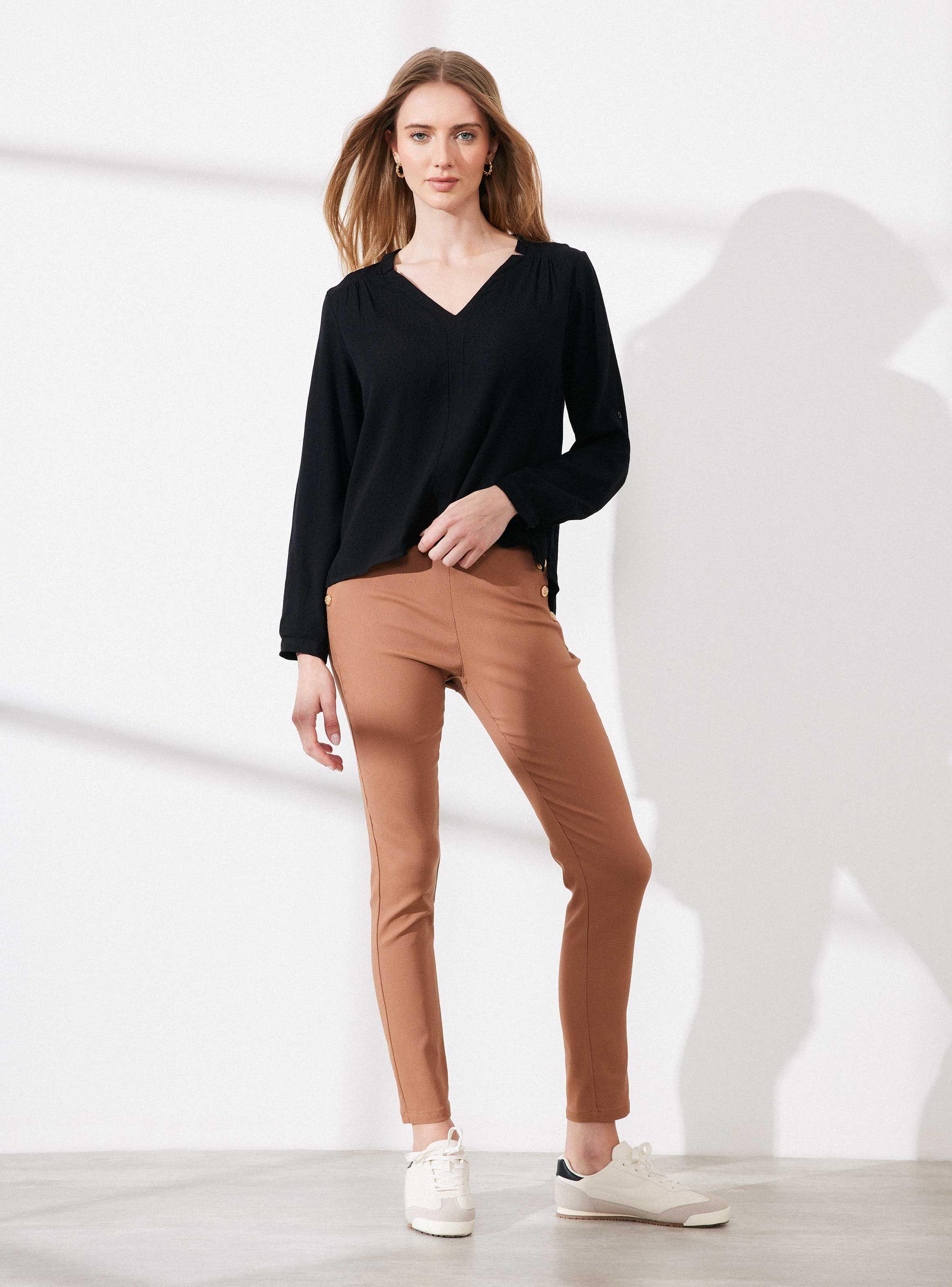Blusa con Diseño Satinado al Tono y Recogido en Hombro-4