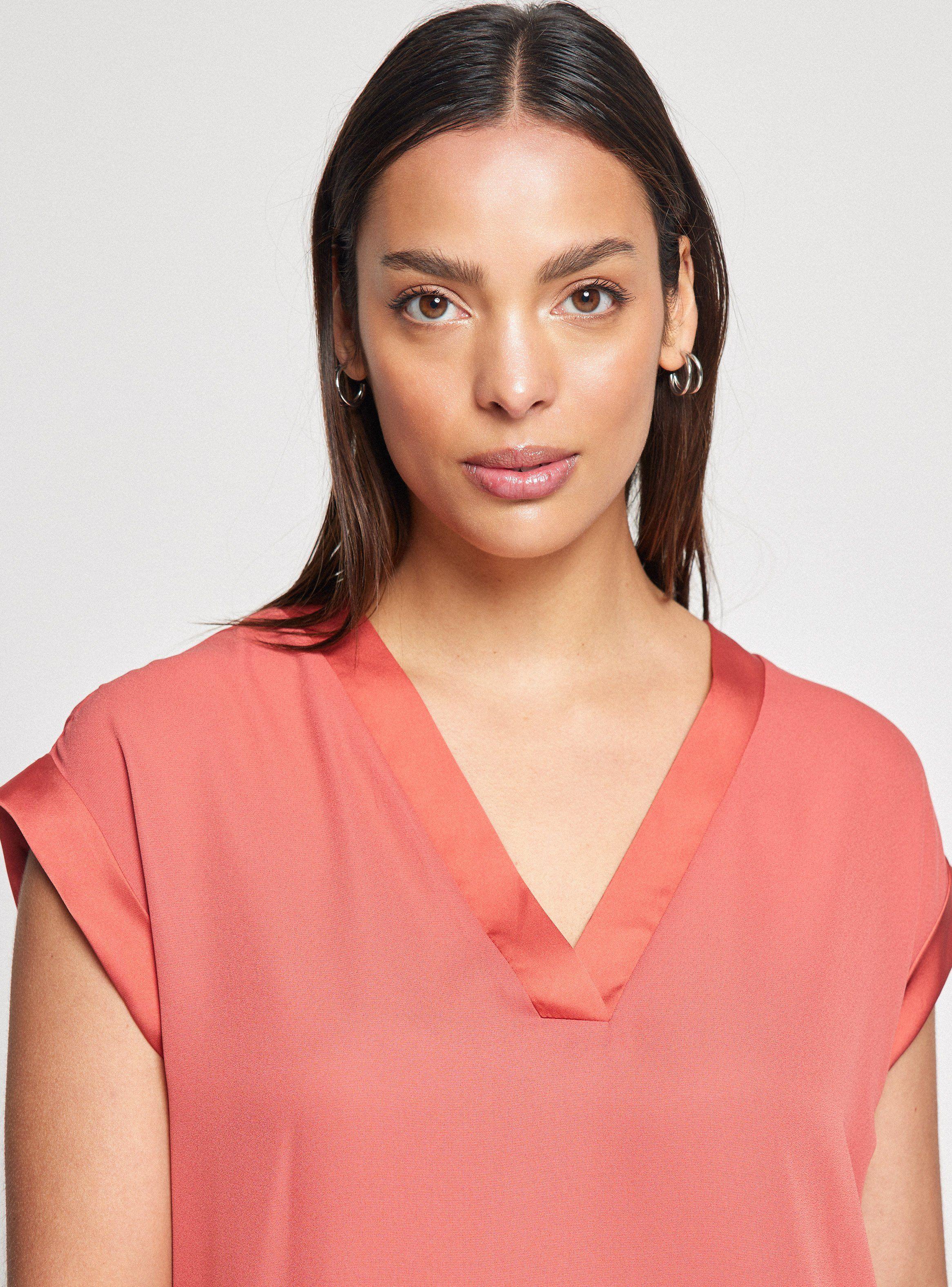 Blusa Gasa Con Escote Satinado-2