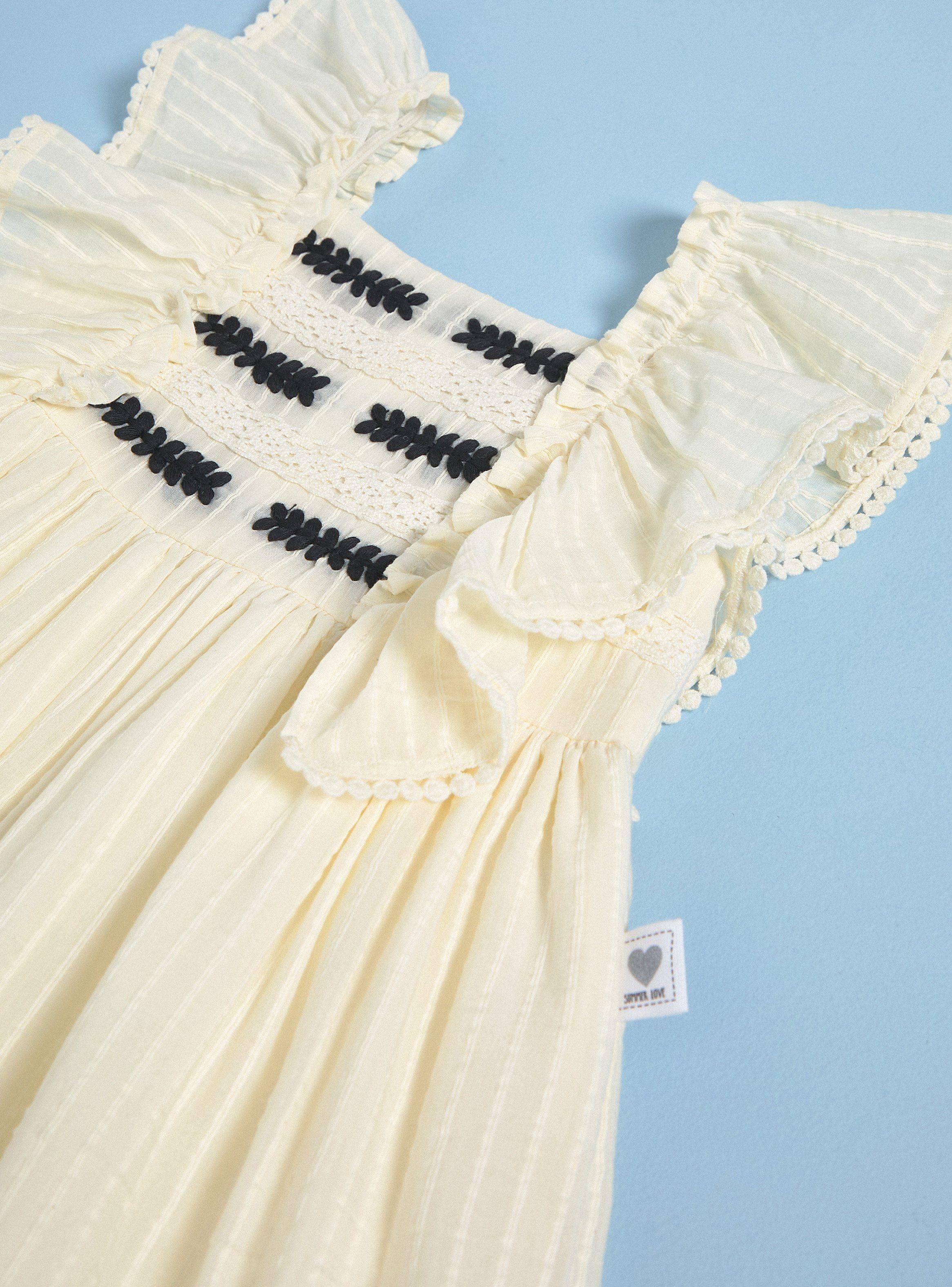 Vestido con Vuelos y Bordados-4