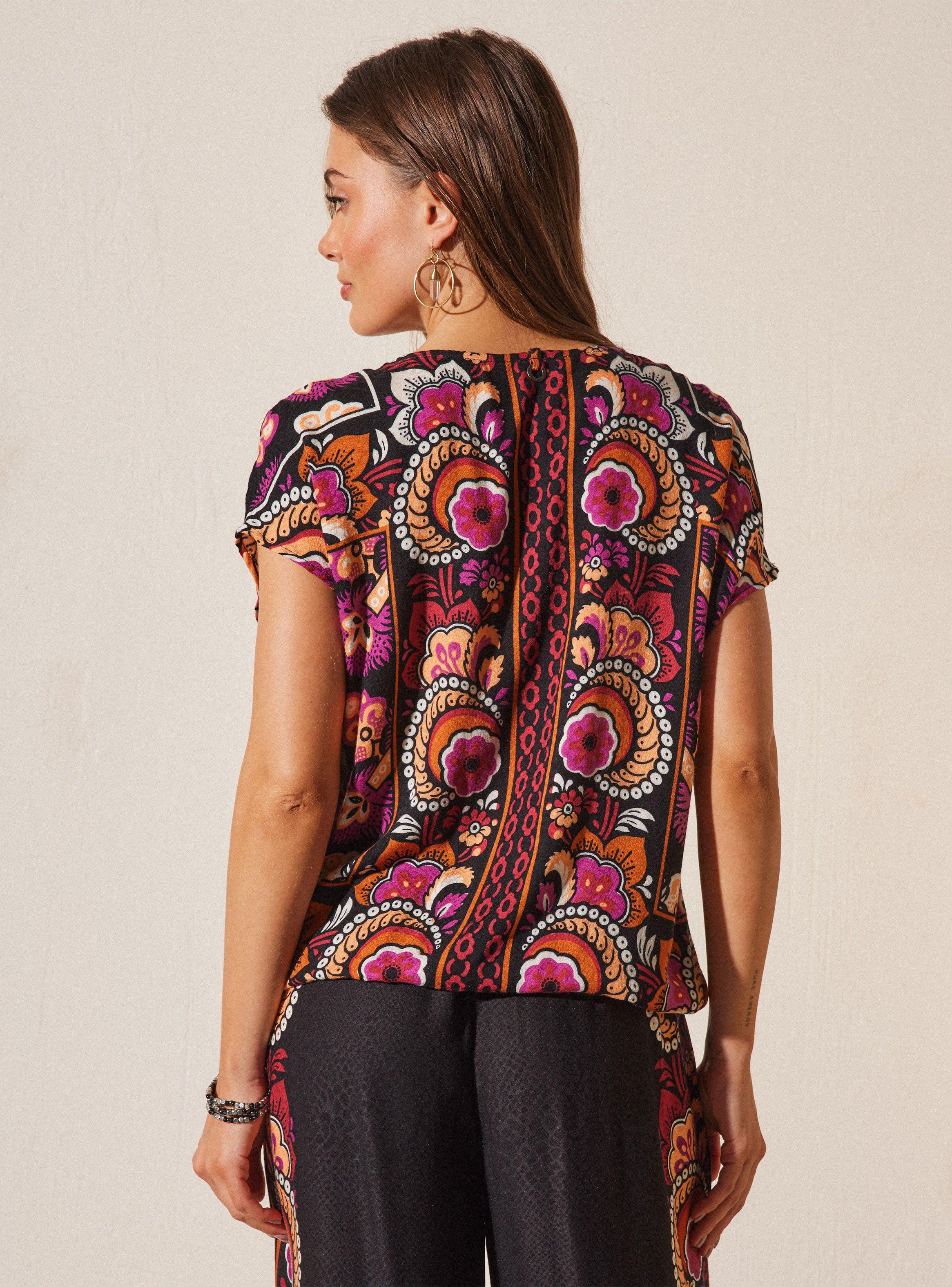 Blusa Tela Estampada y Aplicación de Bordado-1