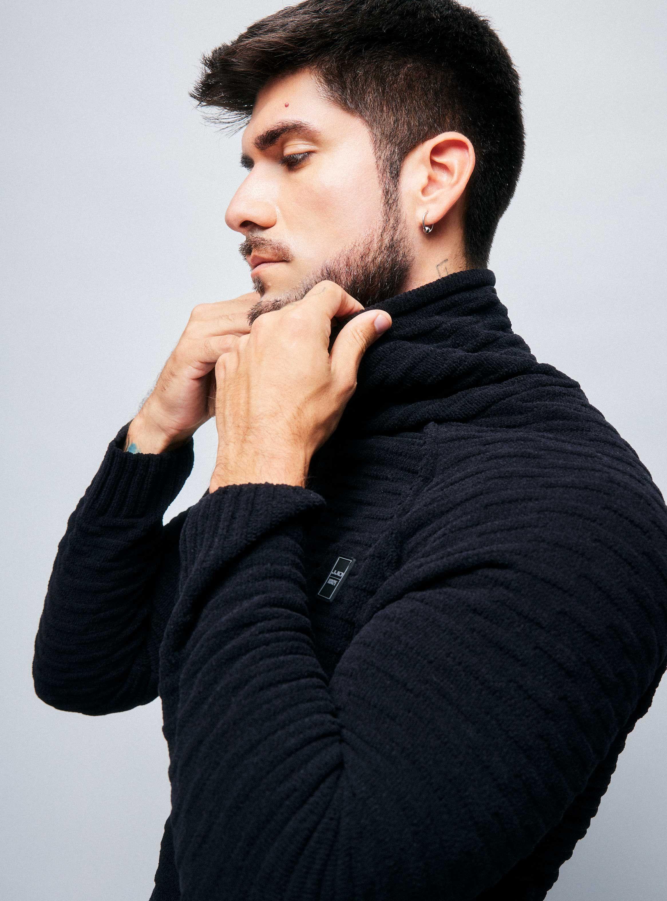Sweater Punto Texturado Cuello Alto Cruzado-3