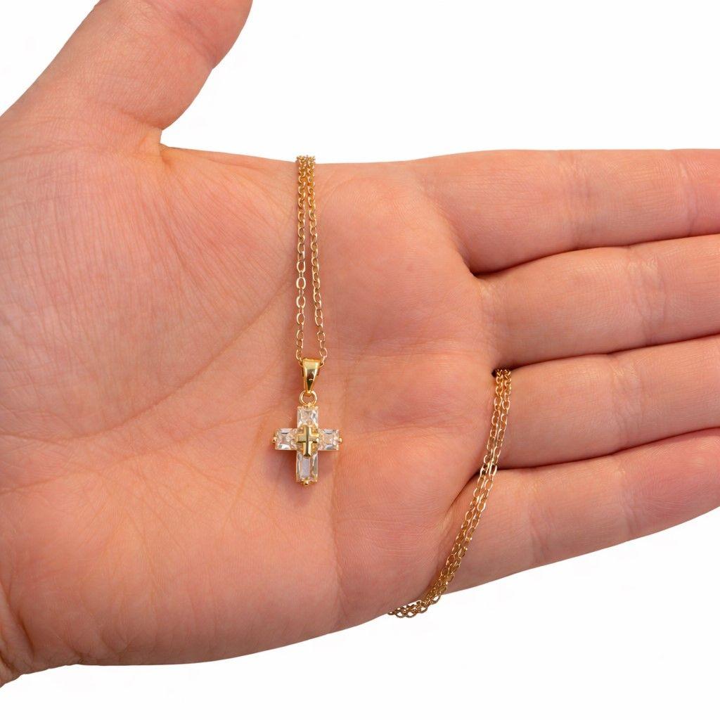 Collar Mini Cruz Cristal Blanco y Acero Dorado-3