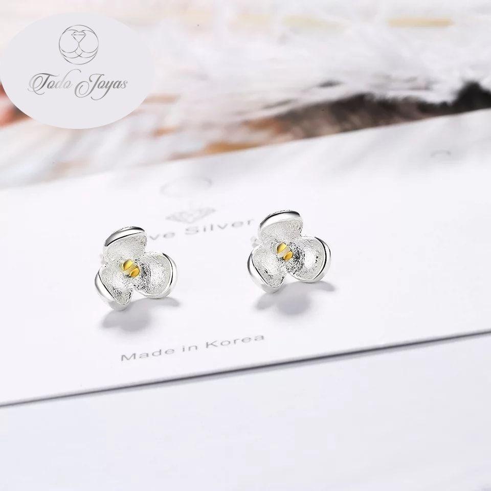 Aros de Flor Tres Petalos Plateados-4