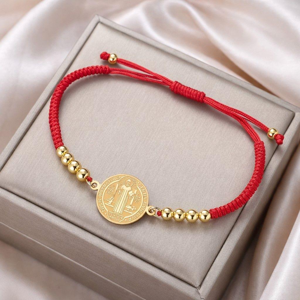 Pulsera Medalla San Benito Hilo Rojo y Acero Dorado-3