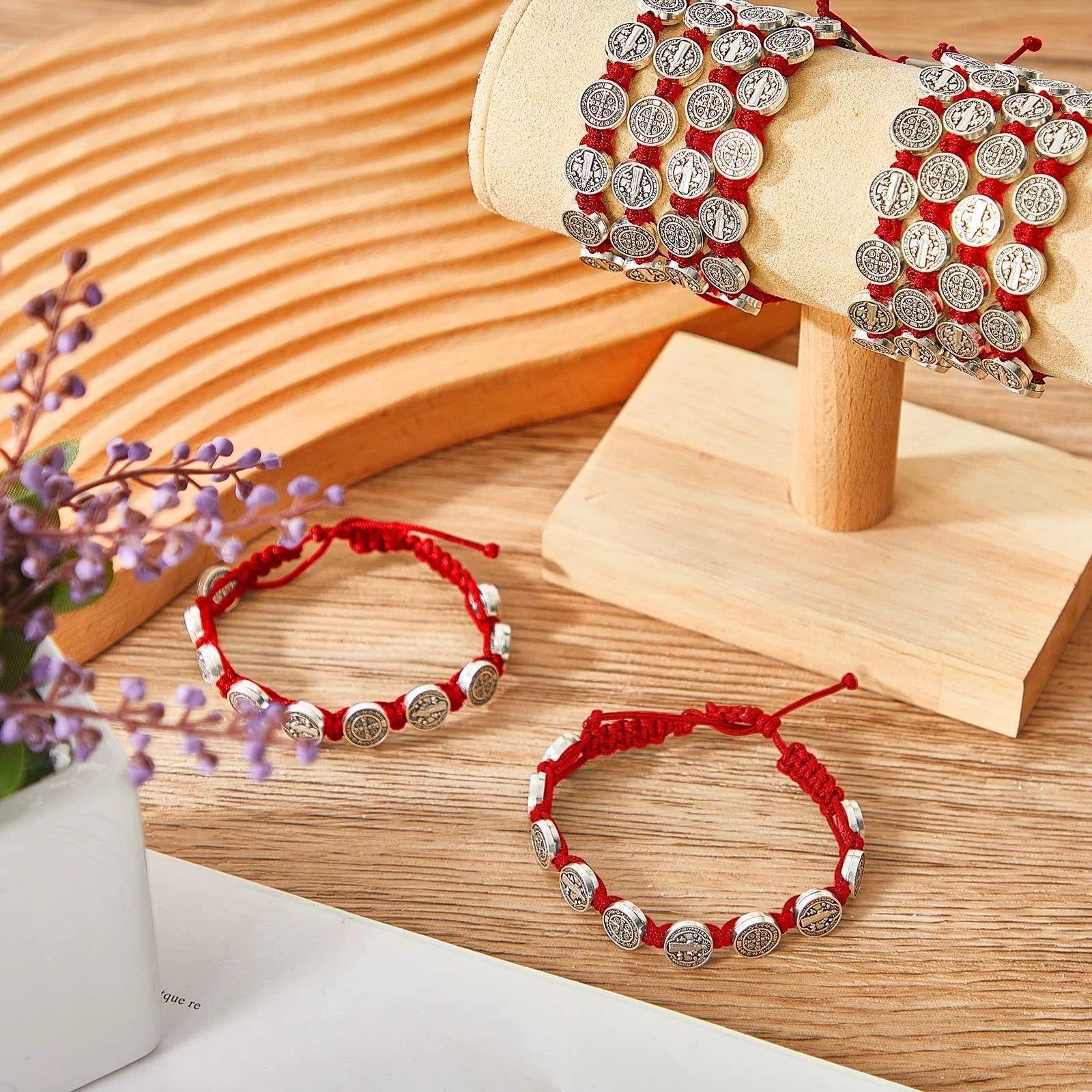 Pulsera Hilo Rojo San Benito Protector 10 Medallas MD1127-1