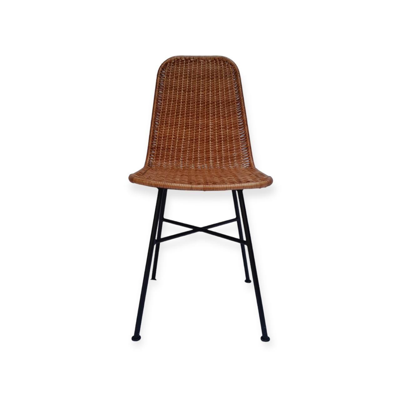 Silla tejida en mimbre -1