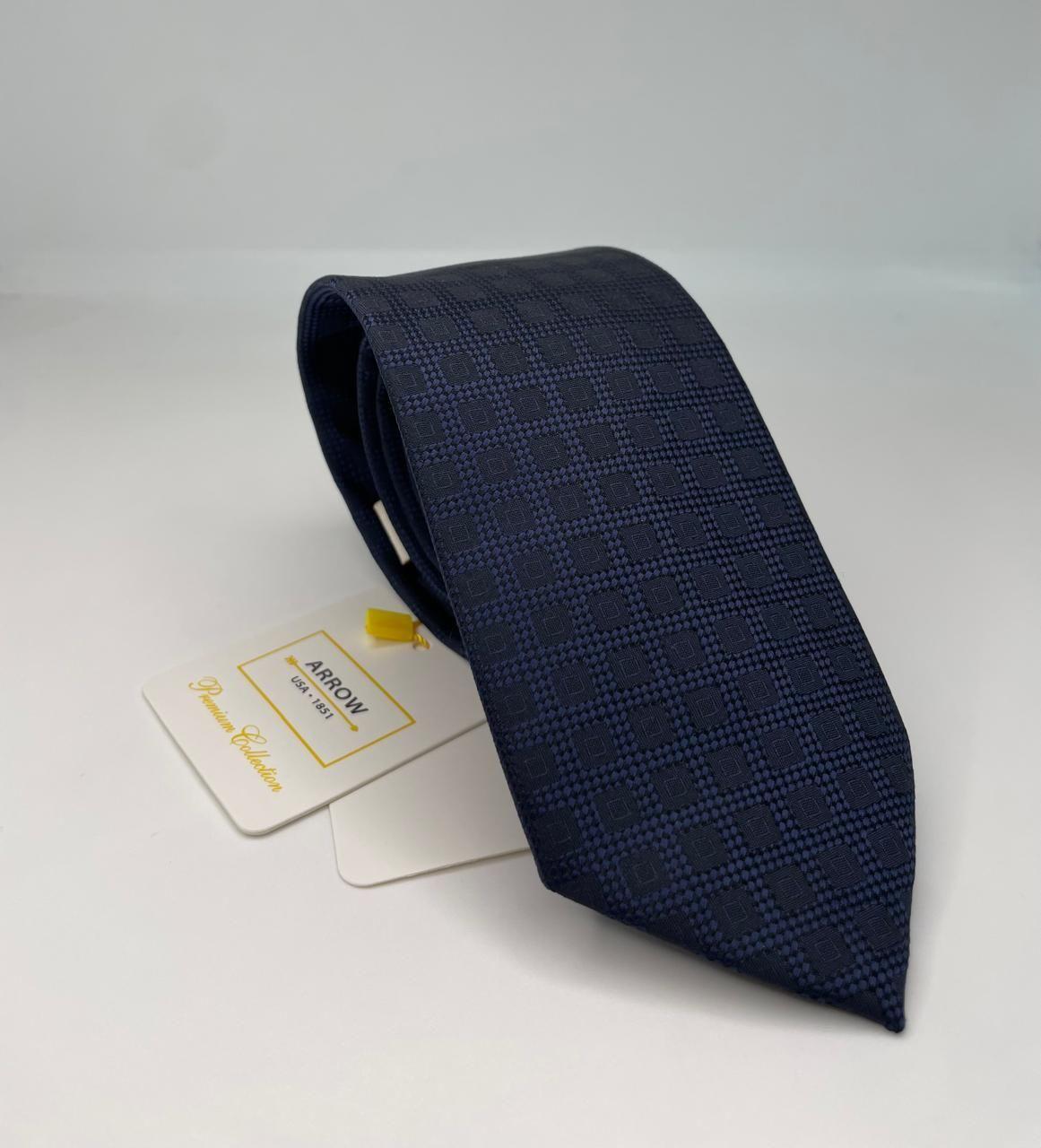 Corbata color azul marino con diseño cuadrille-0