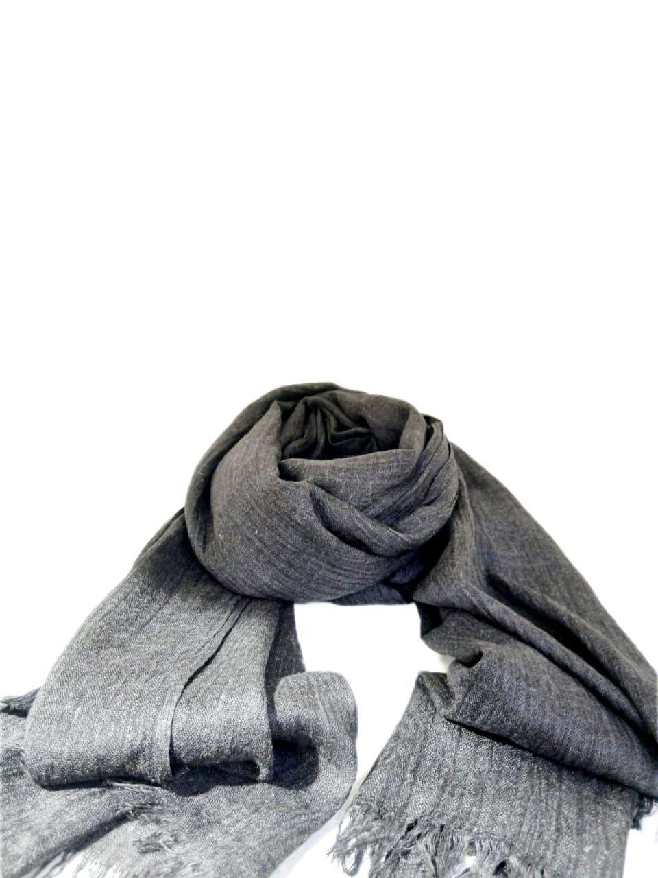 BUFANDA LISA GRIS-2