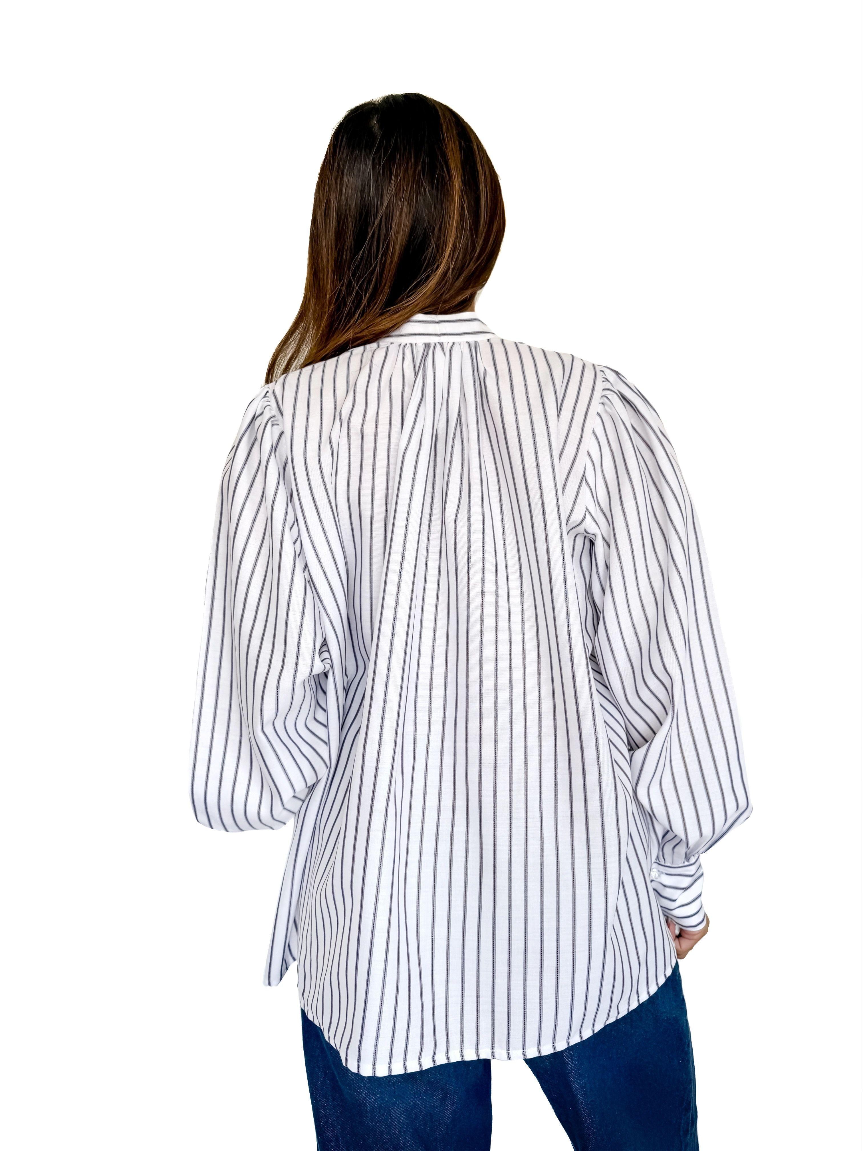 Blusa blanca de rayas con lazo en el cuello para mujer - Tómame Sentido-2