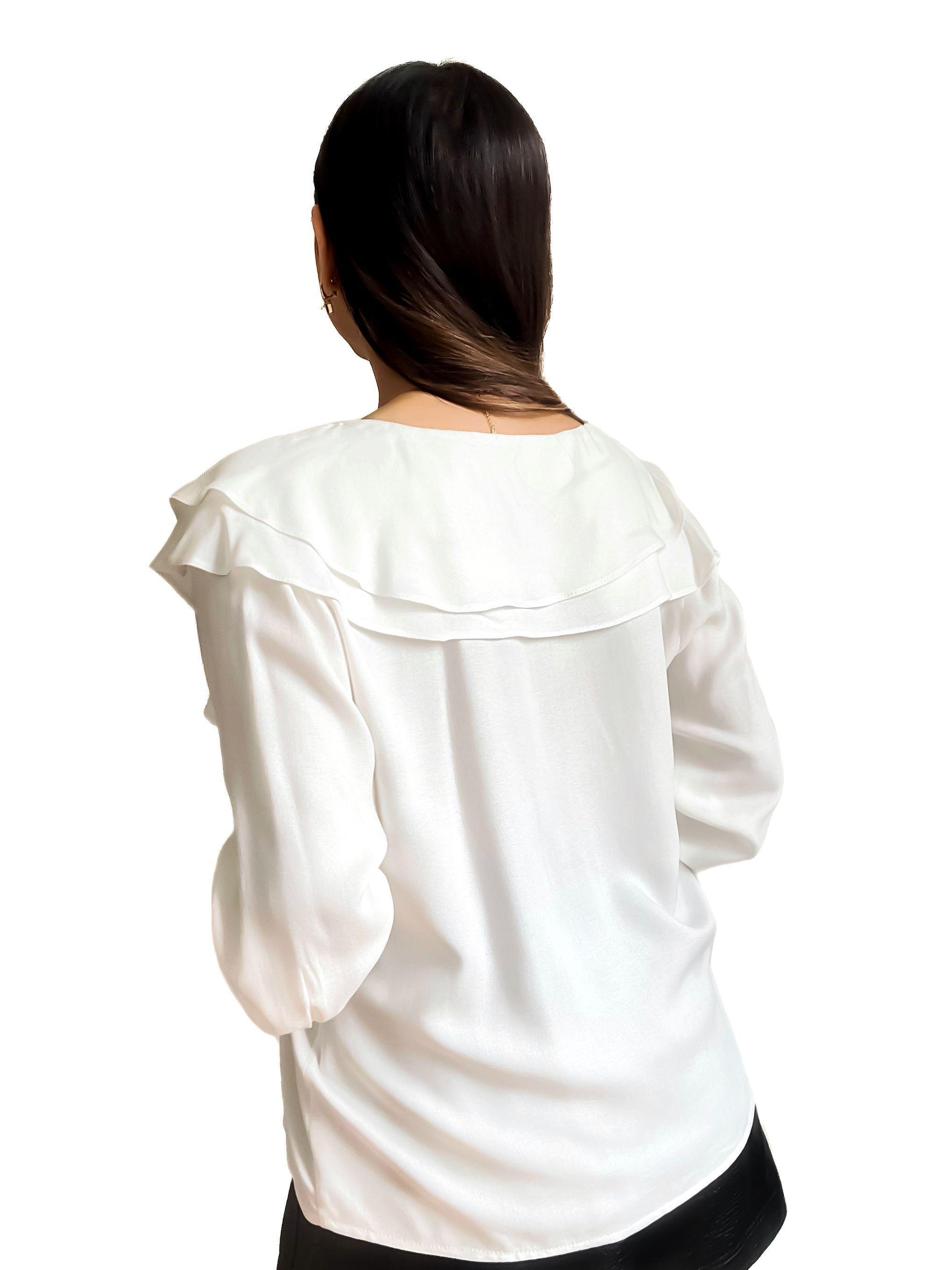 Blusa ecru de rayón con volantes en escote para mujer - Tómame Sentido-5
