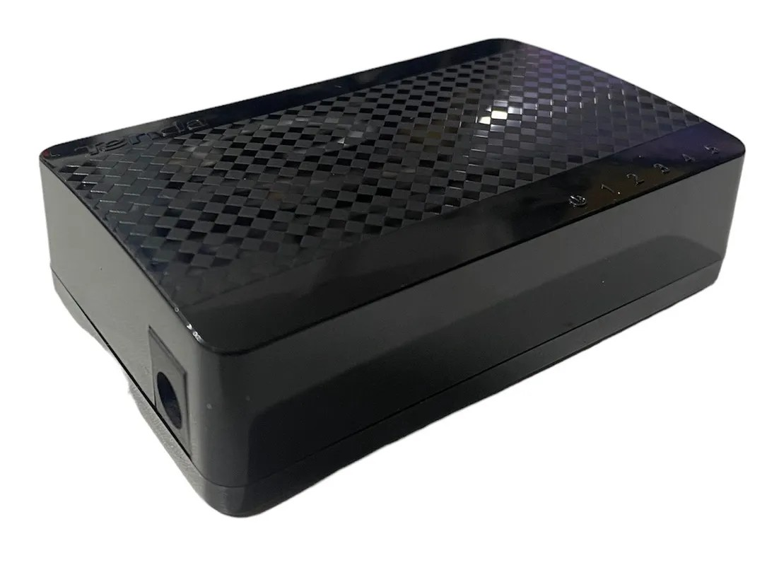Switch Gigabit Tenda Sg105m 5 Puertos 10/100/1000 Gbps-3
