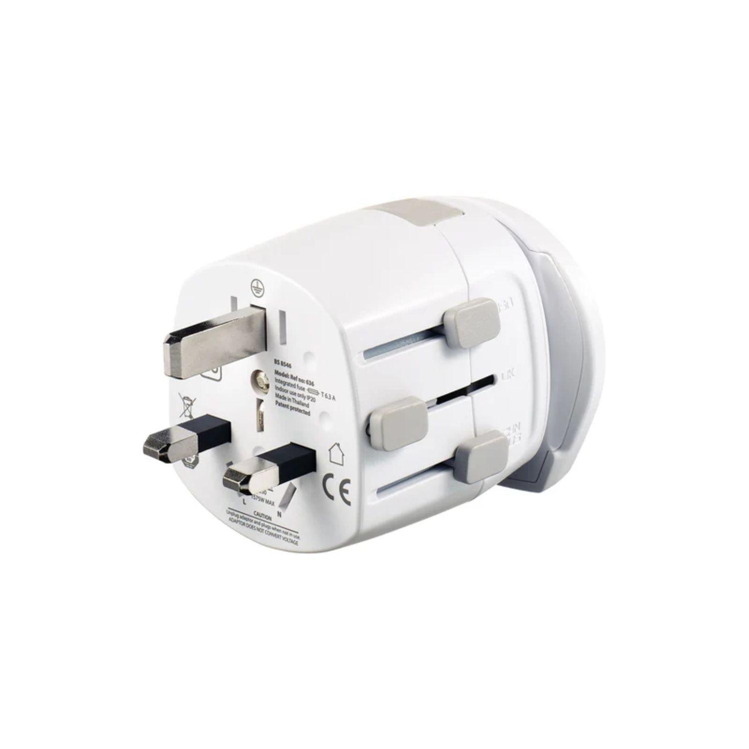 ADAPTADOR ENCHUFE UNIVERSAL CON TIERRA - 3 CLAVIJAS-2