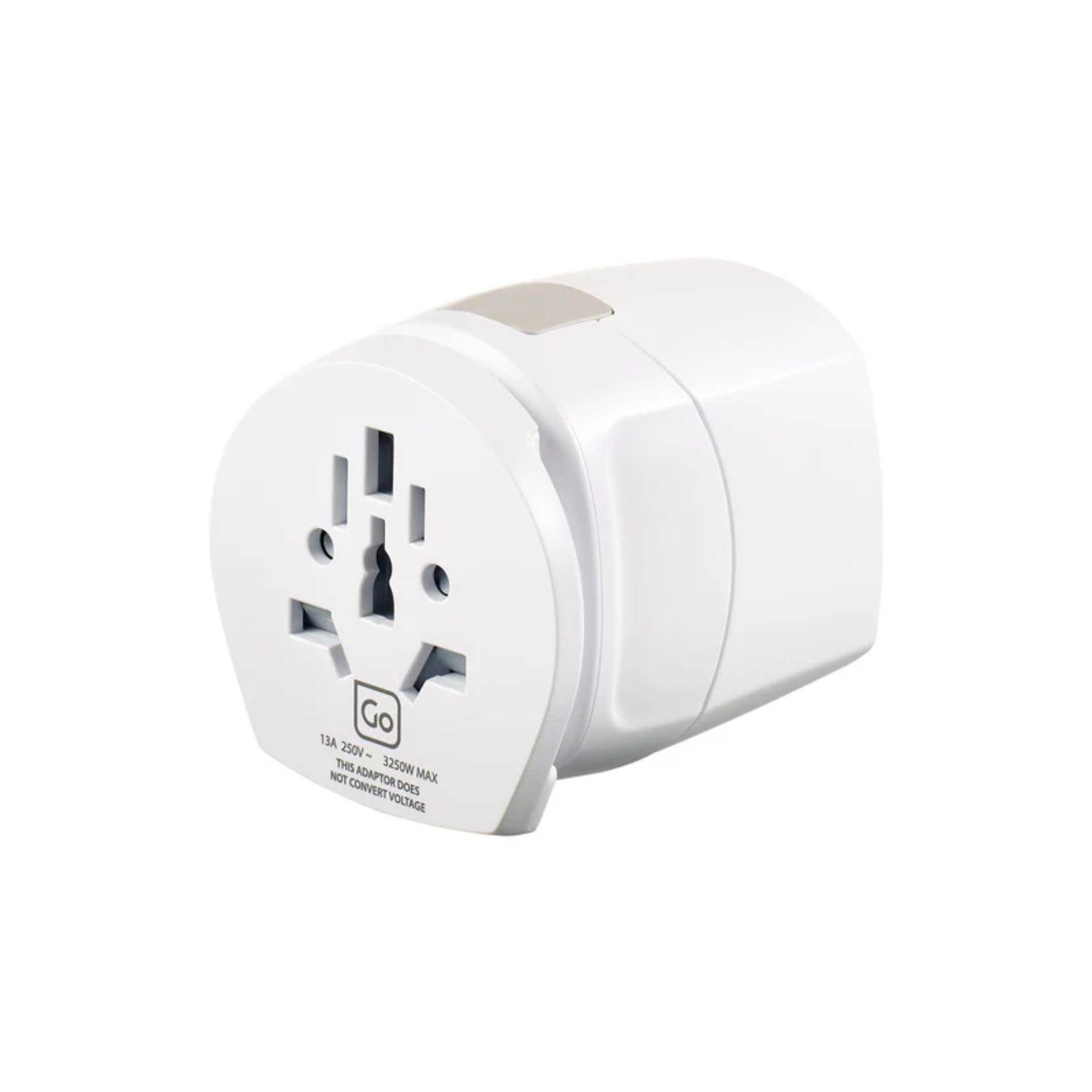 ADAPTADOR ENCHUFE UNIVERSAL CON TIERRA - 3 CLAVIJAS-3