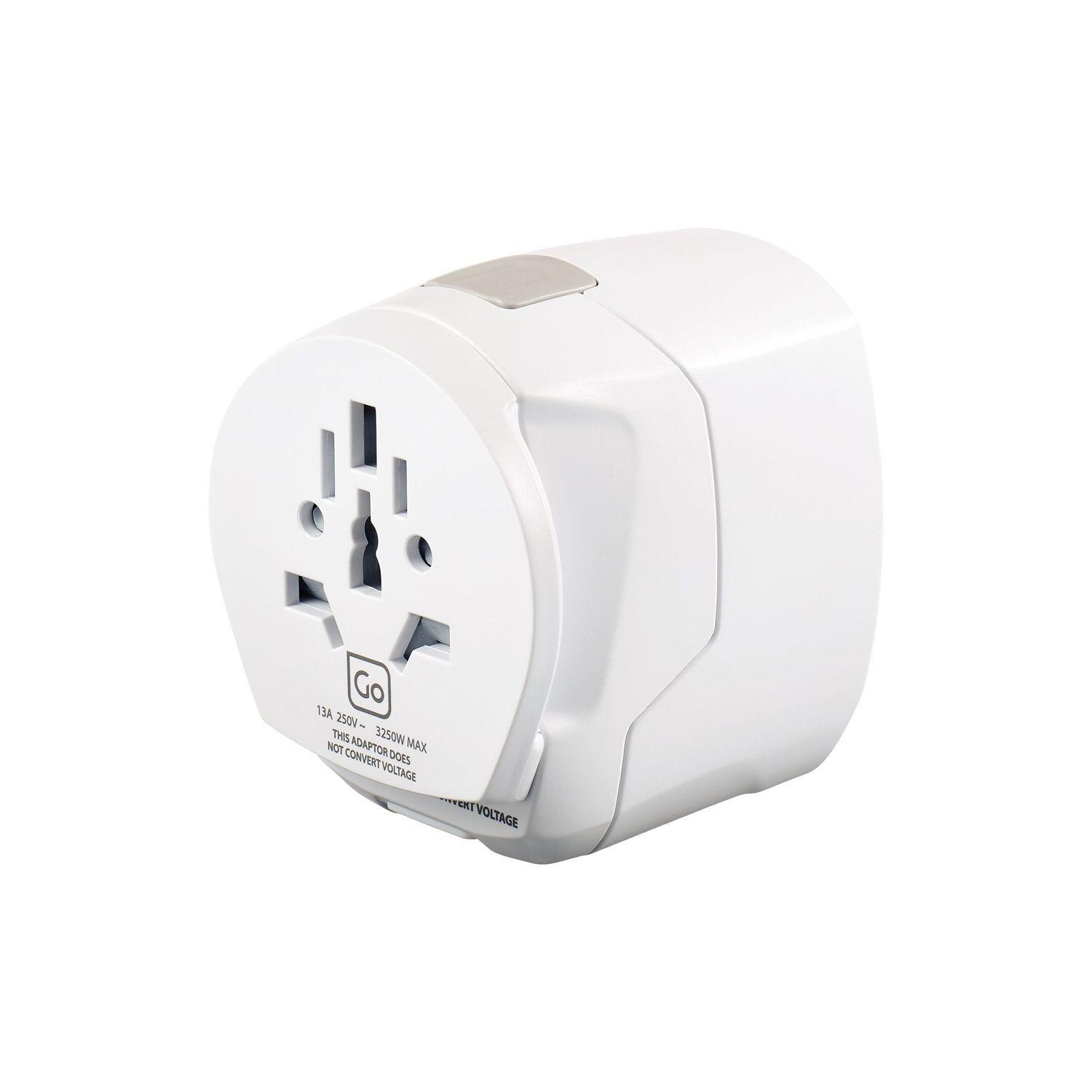 ADAPTADOR ENCHUFE UNIVERSAL CON TIERRA TRES CLAVIJAS + 2 USB-1