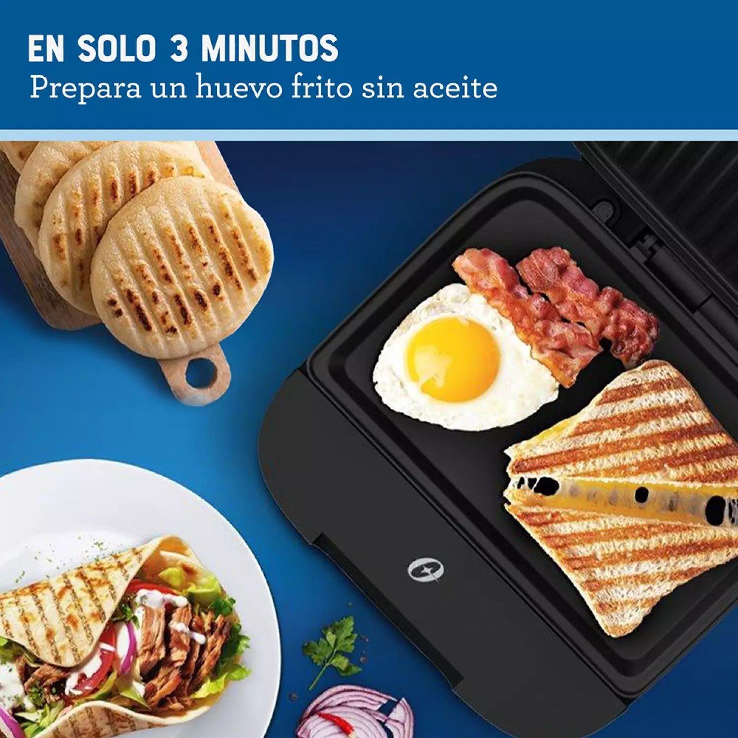 Sandwichera Oster Ckstsm400 Color Negro-4