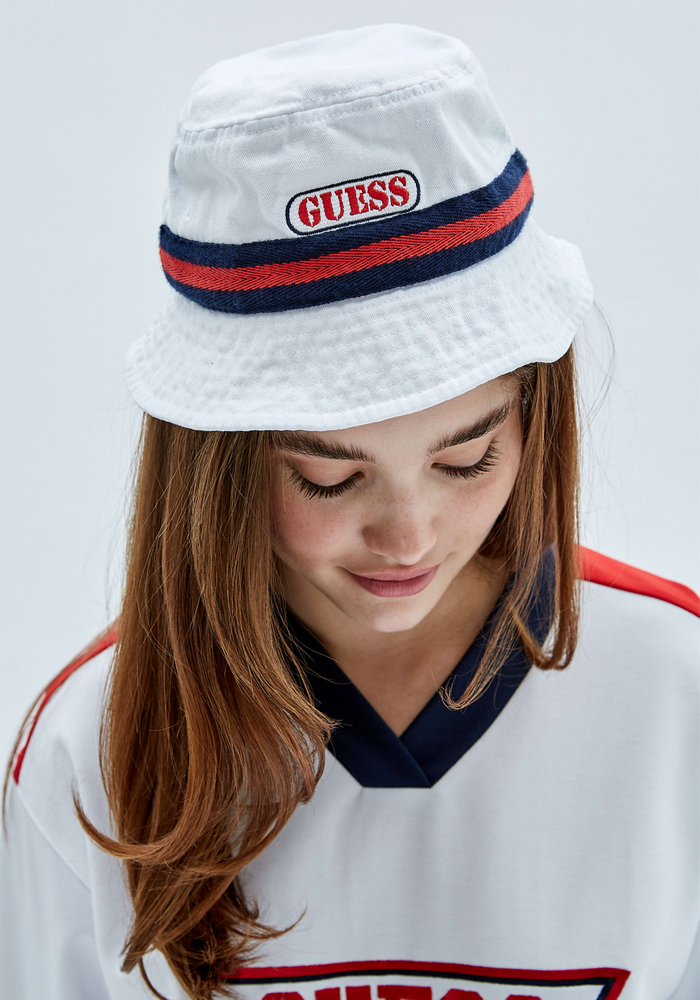 Gorro Go Felix Bucket Hat G011 Blanco Guess-0