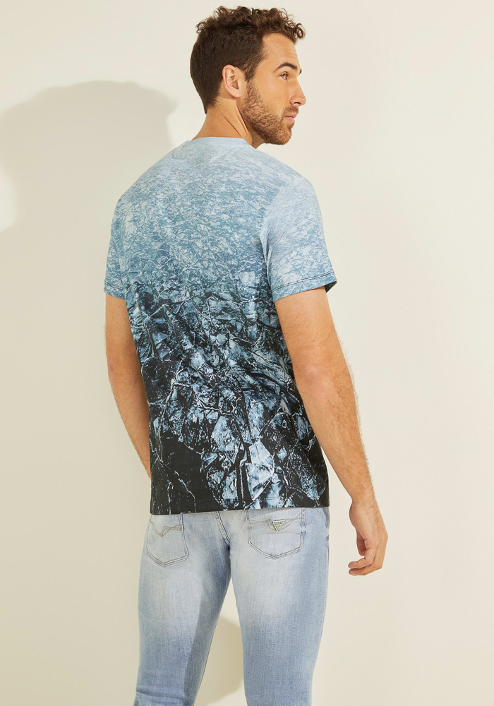 Polera Guess Landscape Cn Ss Tee P72Q Azul-1